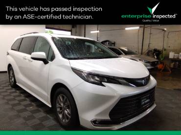 2023 Toyota Sienna XLE FWD 8-Passenger