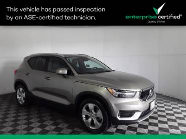 2022 Volvo XC40 T5 AWD Momentum