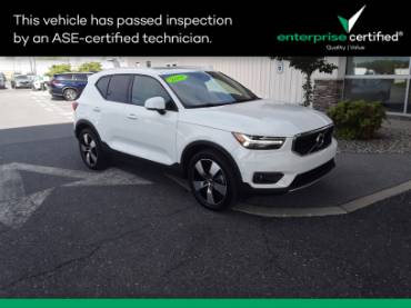 2019 Volvo XC40 T5 AWD Momentum