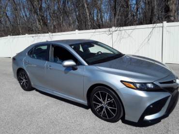 2023 Toyota Camry SE Auto