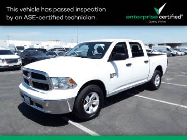 2022 Ram 1500 Classic SLT 4x2 Crew Cab 5'7