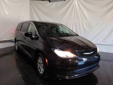2023 Chrysler Voyager LX FWD