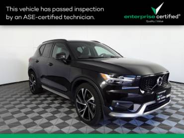 2022 Volvo XC40 T5 AWD R-Design