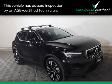 2023 Volvo XC40 B5 AWD Plus Bright Theme