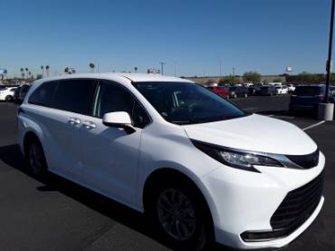 2023 Toyota Sienna LE FWD 8-Passenger