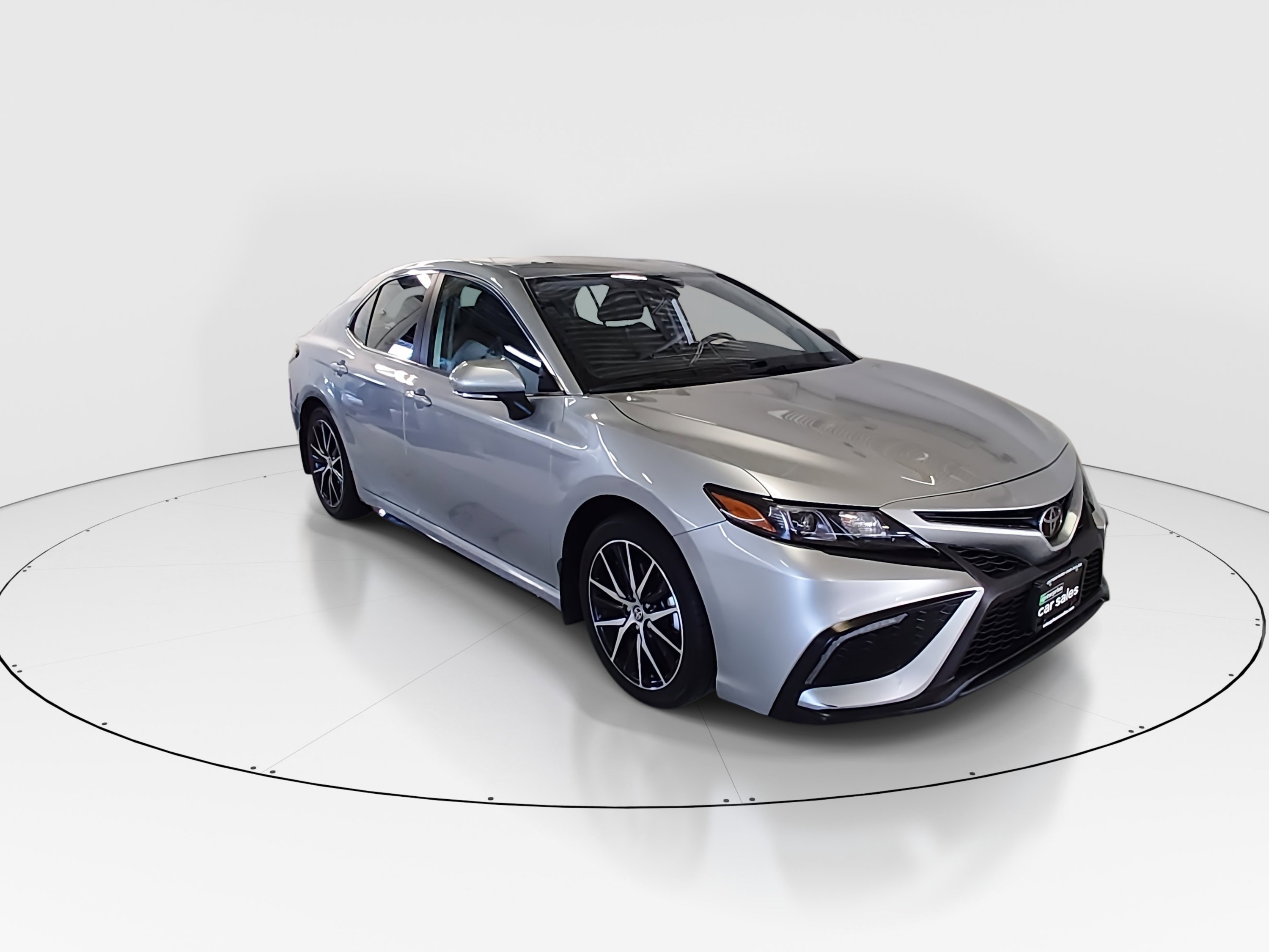 2024 Toyota Camry SE's photo
