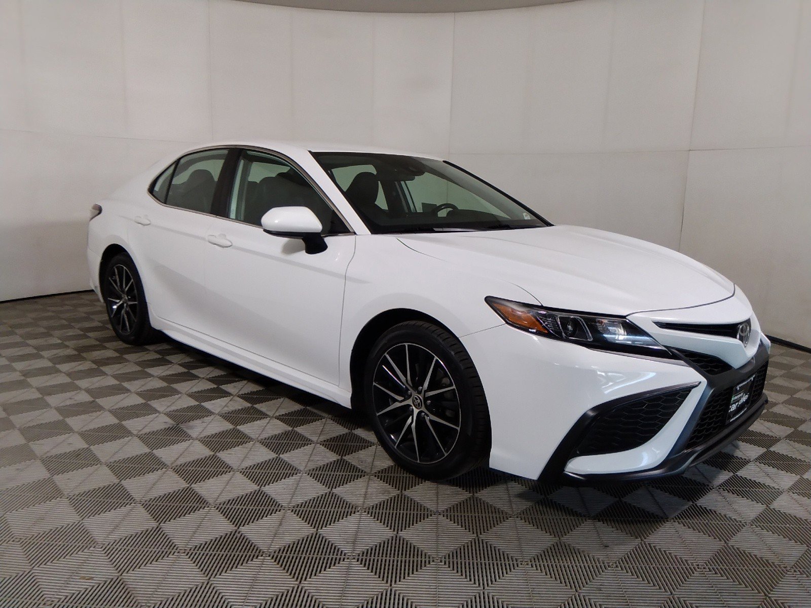 2021 Toyota Camry SE Auto