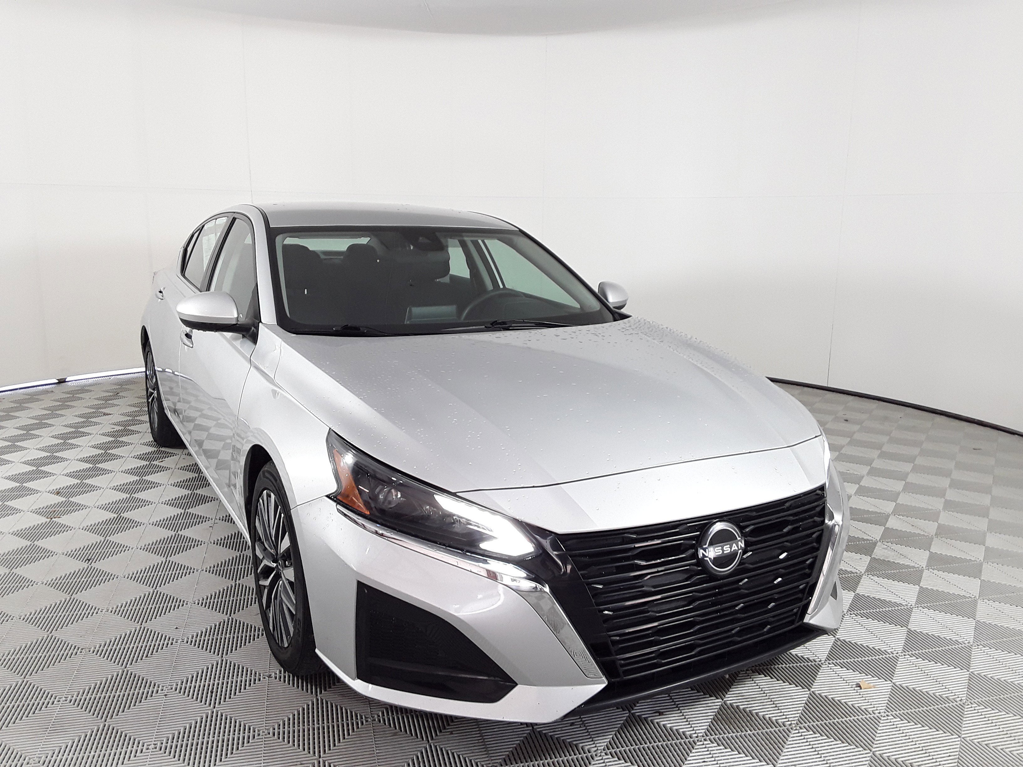 2023 Nissan Altima 2.5 SV Sedan