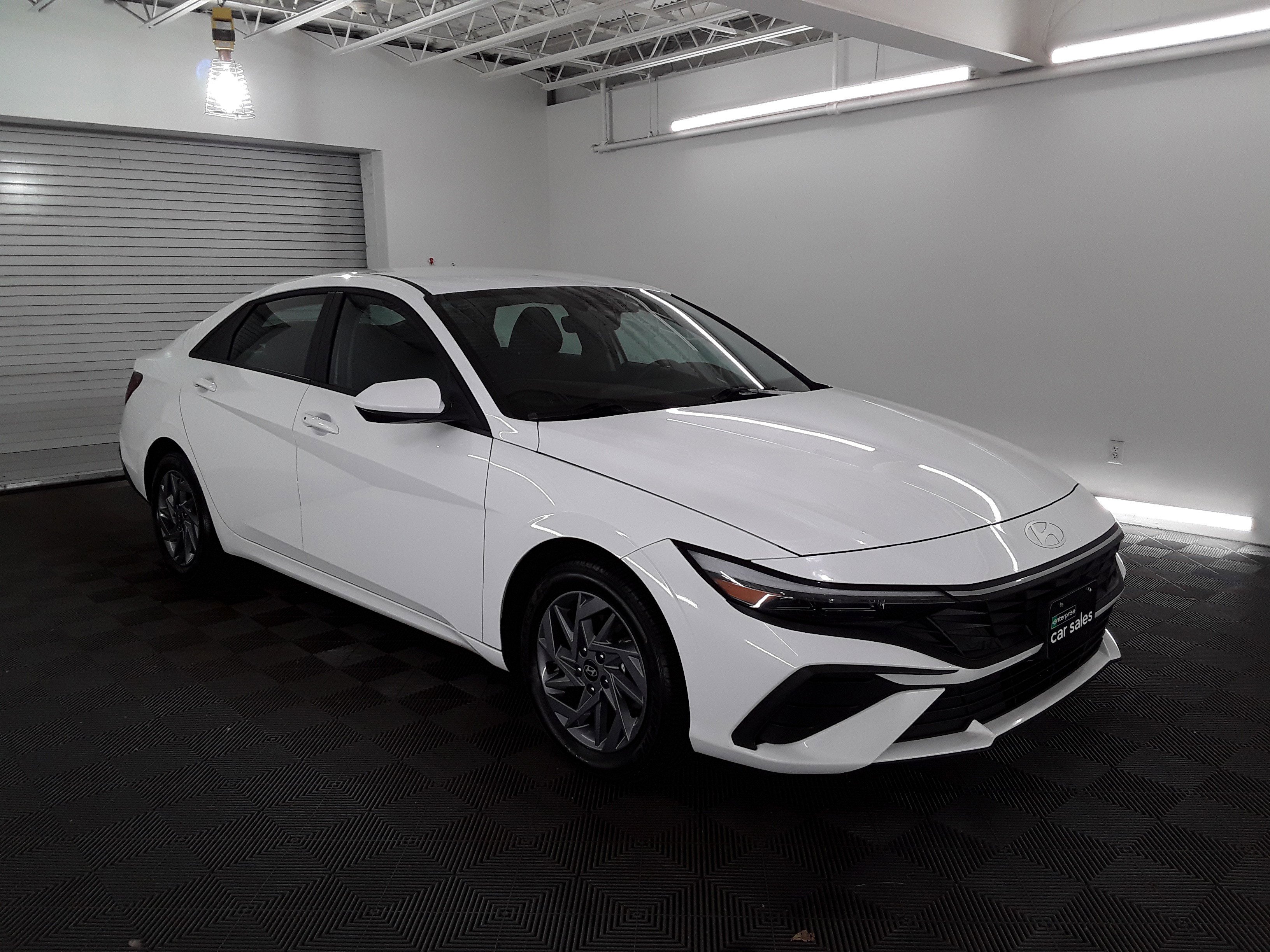 Used 2024 Hyundai Elantra SEL IVT
