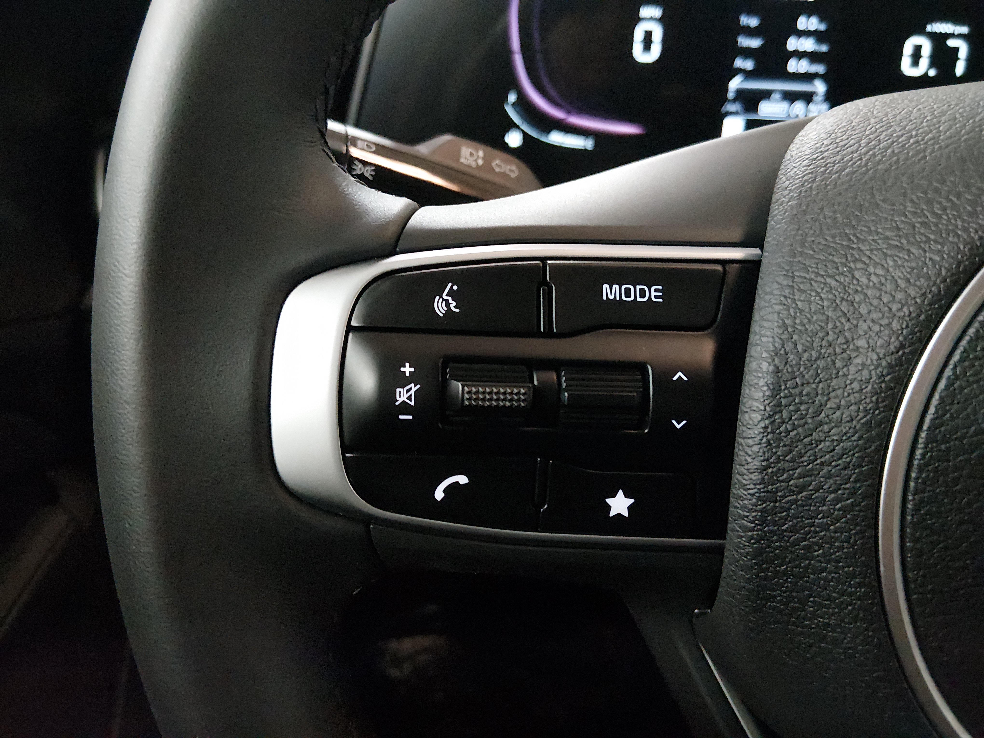 2024 Kia Sportage EX - Photo 12