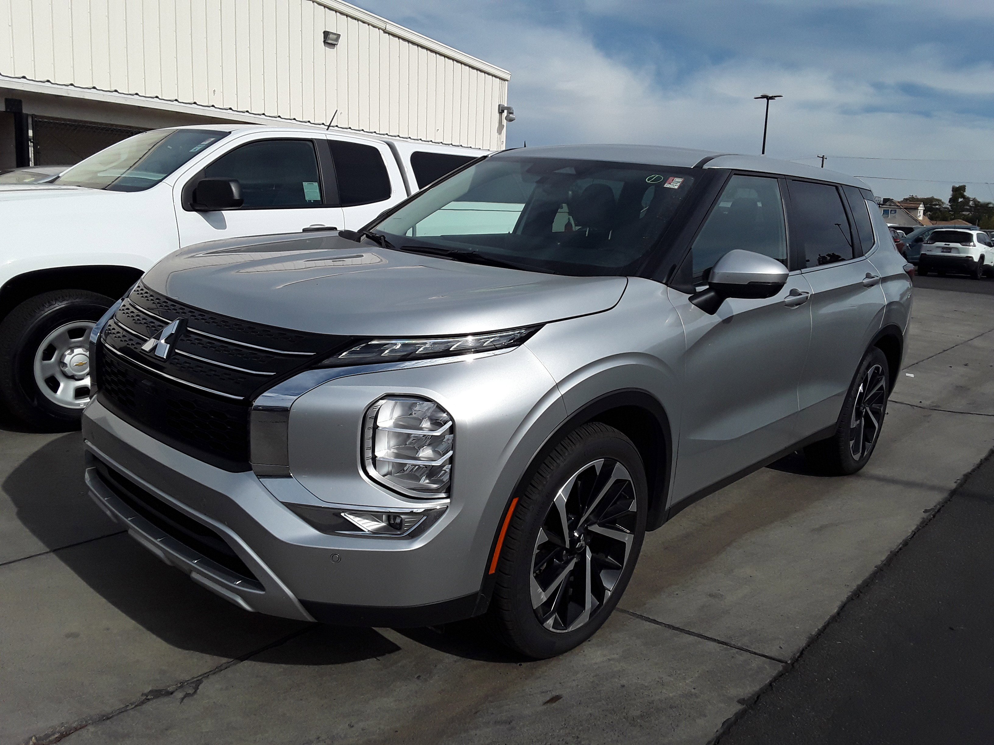 Used 2024 Mitsubishi Outlander SE FWD