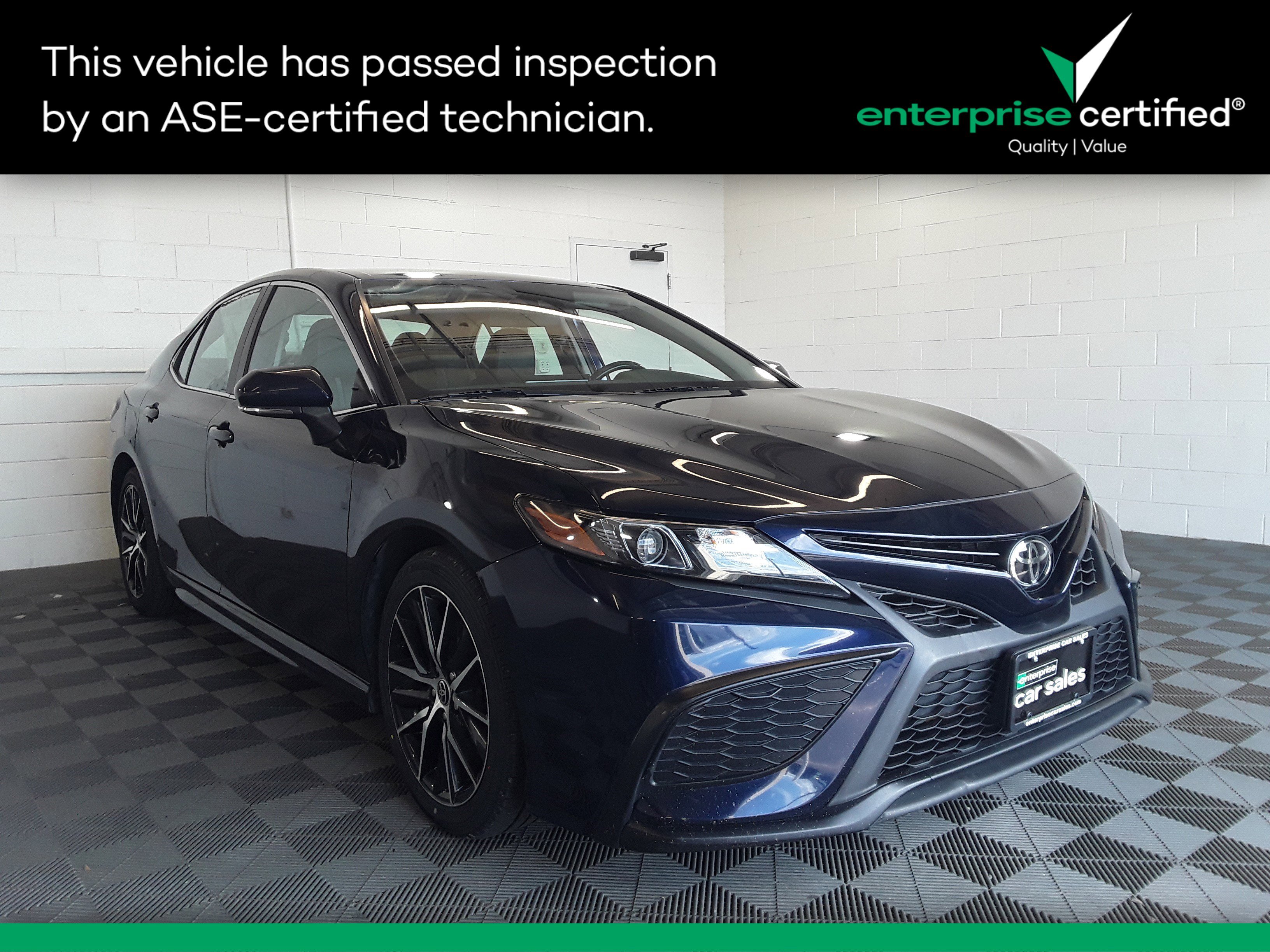 2022 Toyota Camry SE Auto