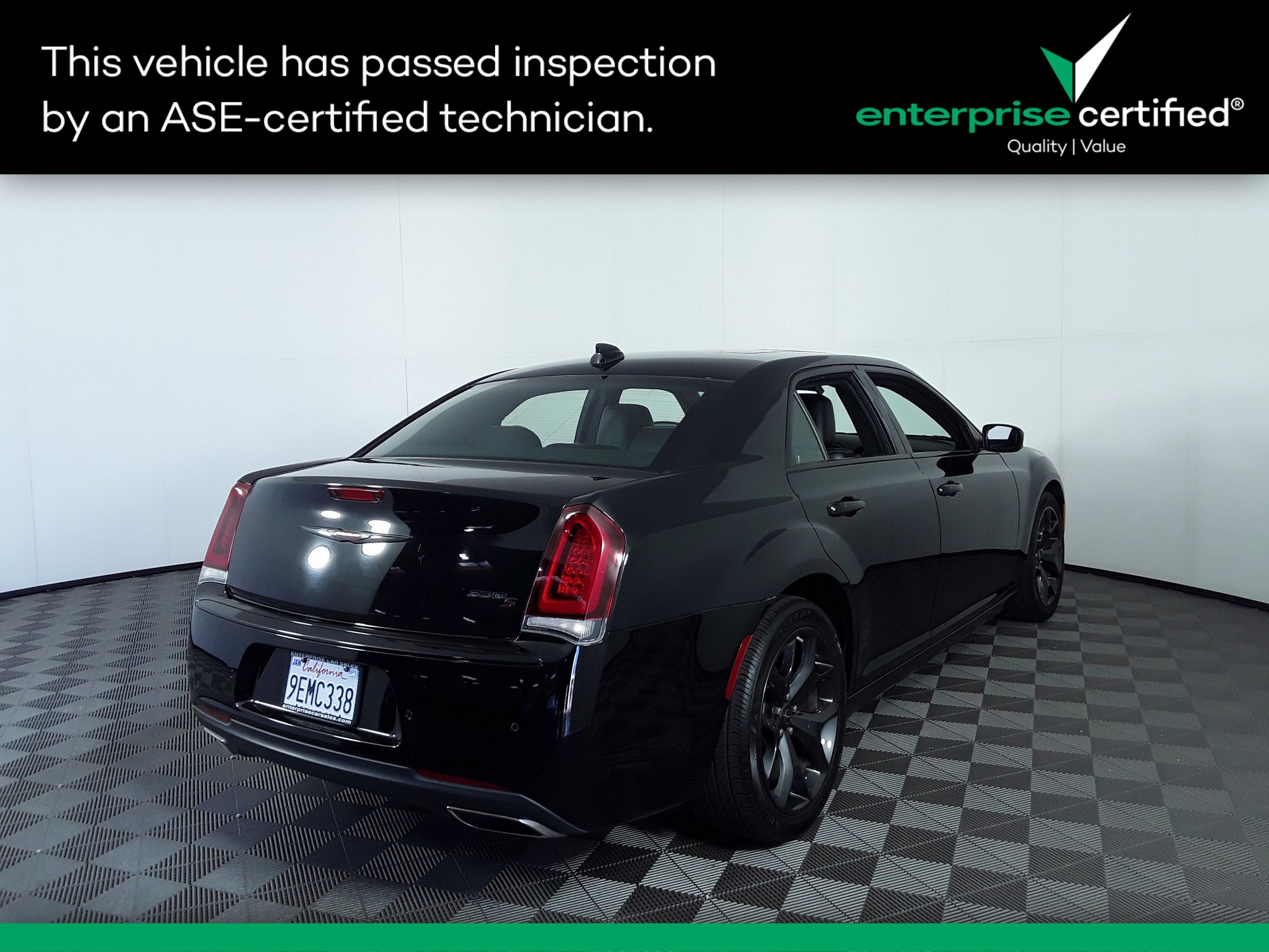 2023 Chrysler 300 S's photo