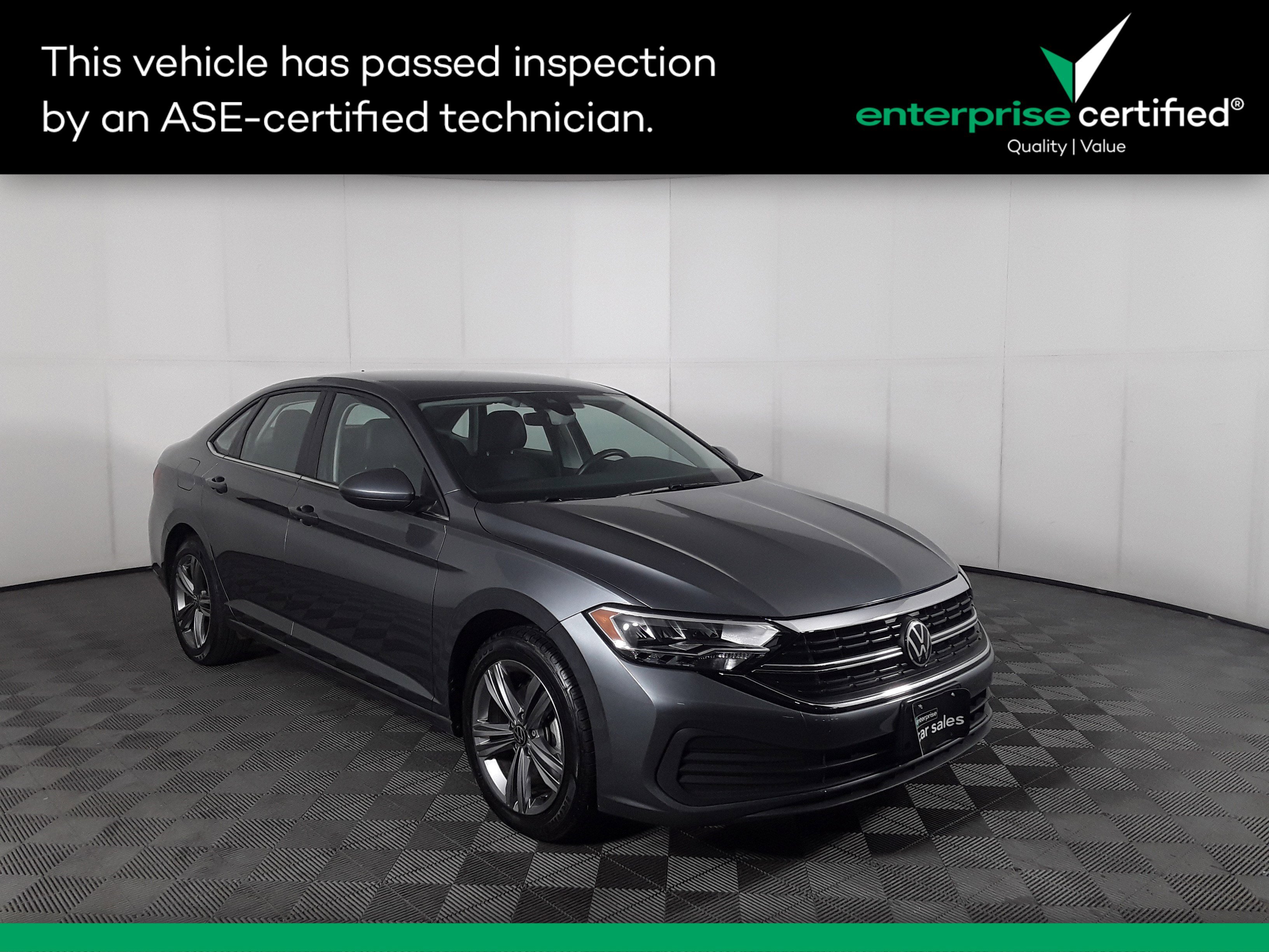 2024 Volkswagen Jetta SE's photo