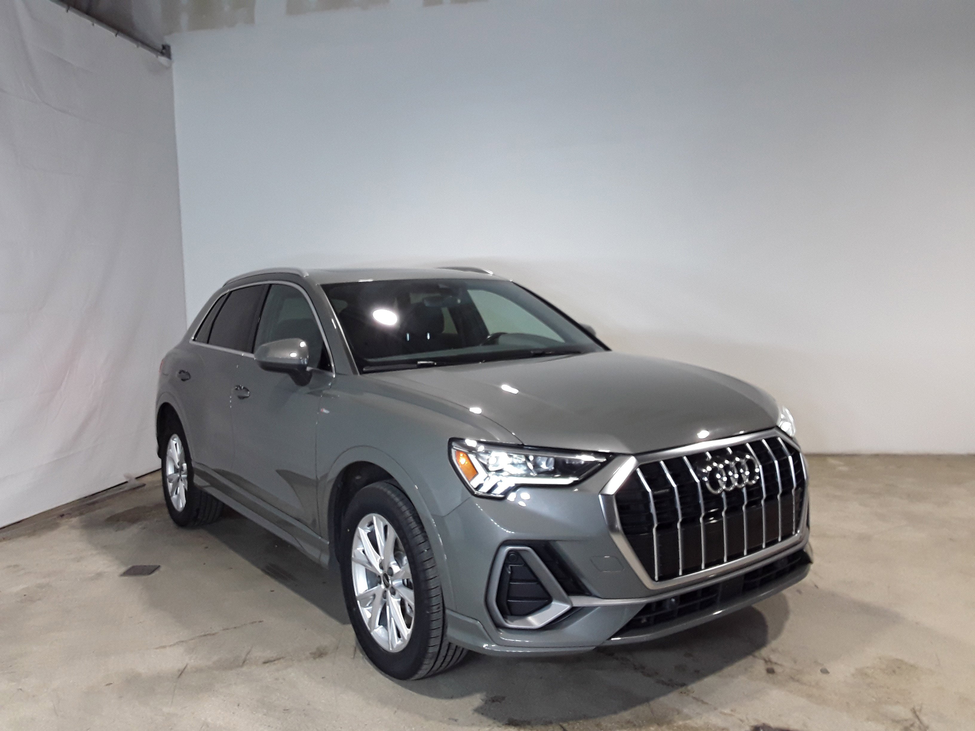 2023 Audi Q3 S line Premium 45 TFSI quattro