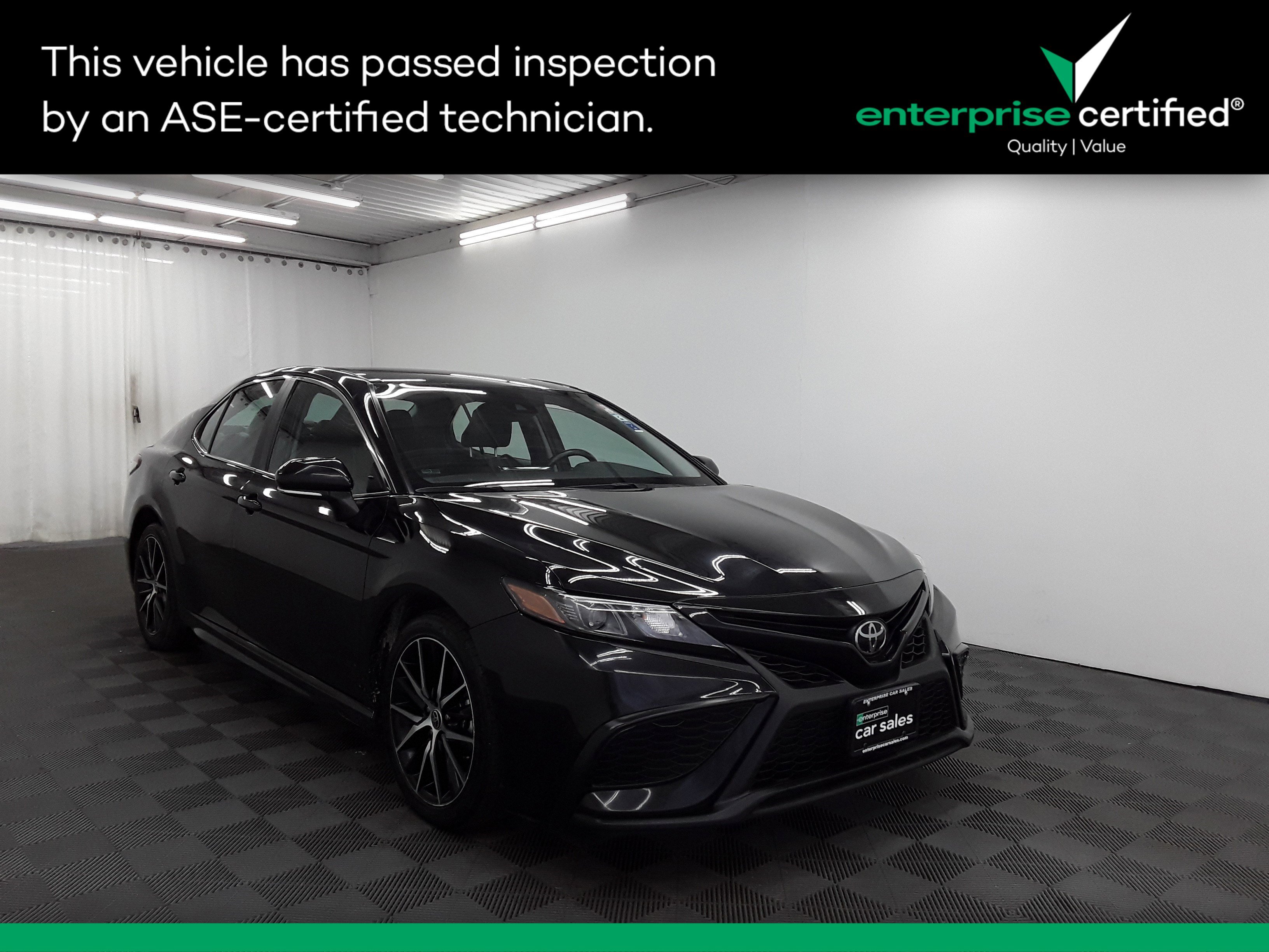 Used 2022 Toyota Camry SE Auto