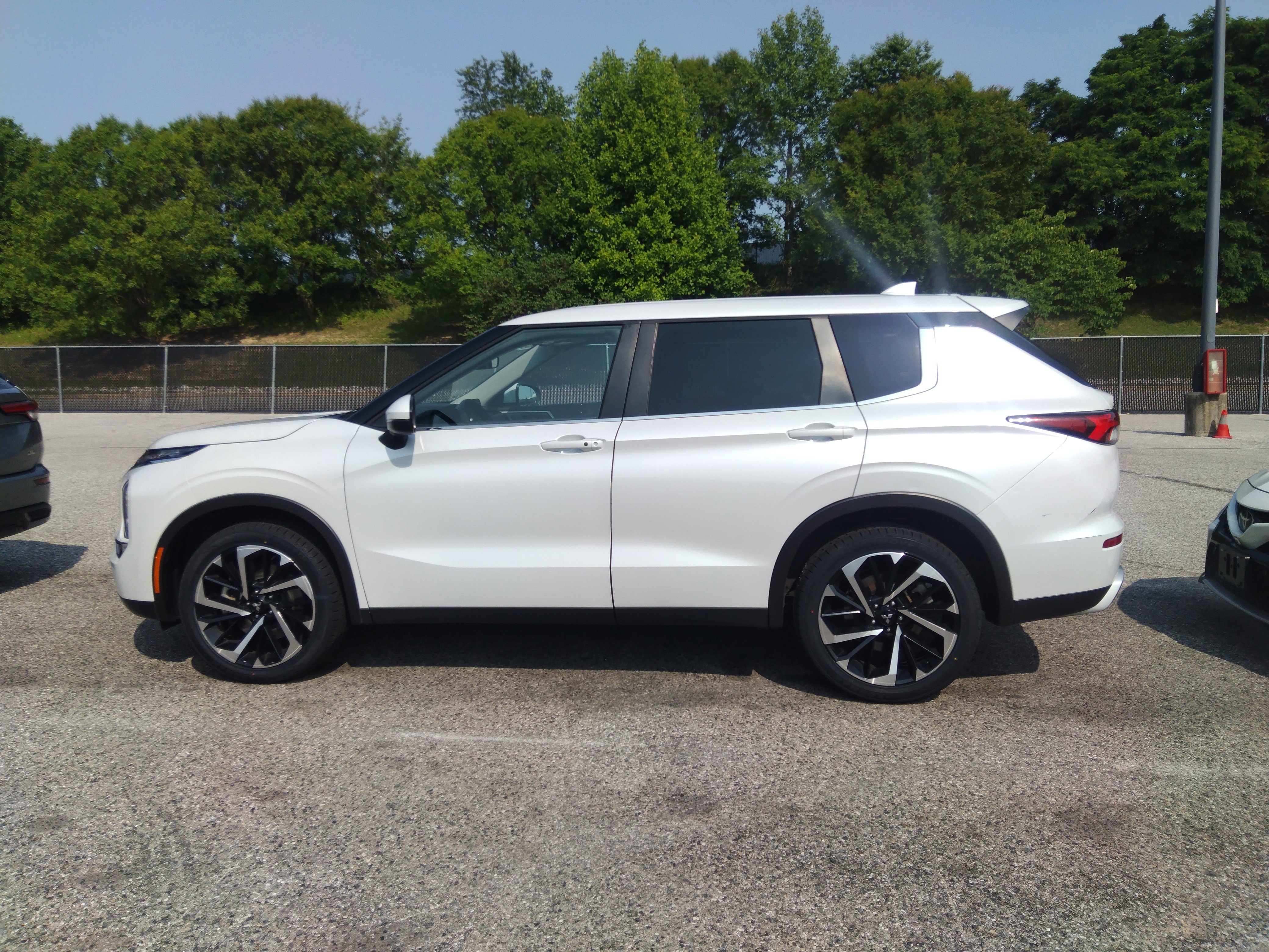 2023 Mitsubishi Outlander SE Special Edition FWD