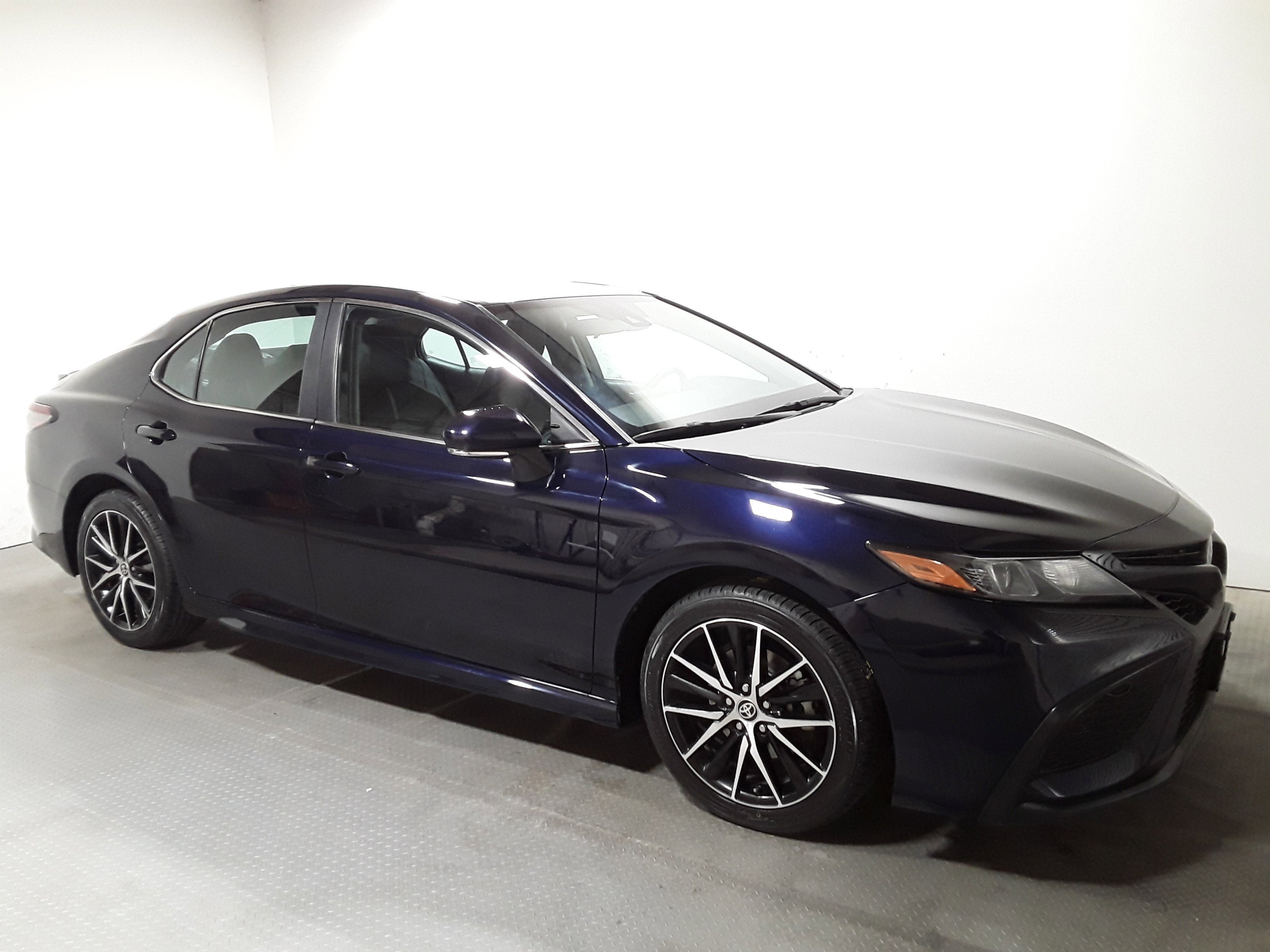 2022 Toyota Camry SE Auto