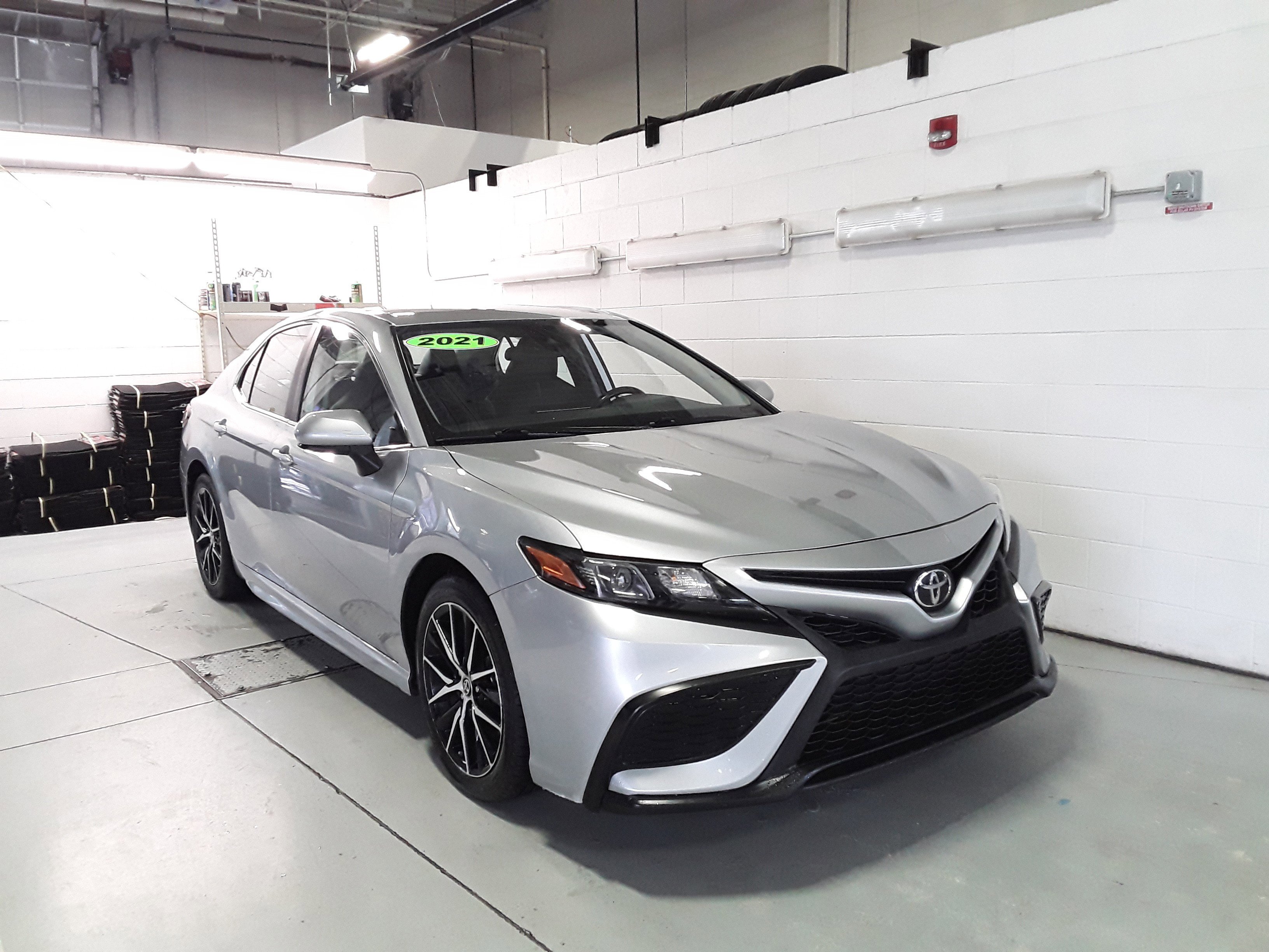 2021 Toyota Camry SE Auto