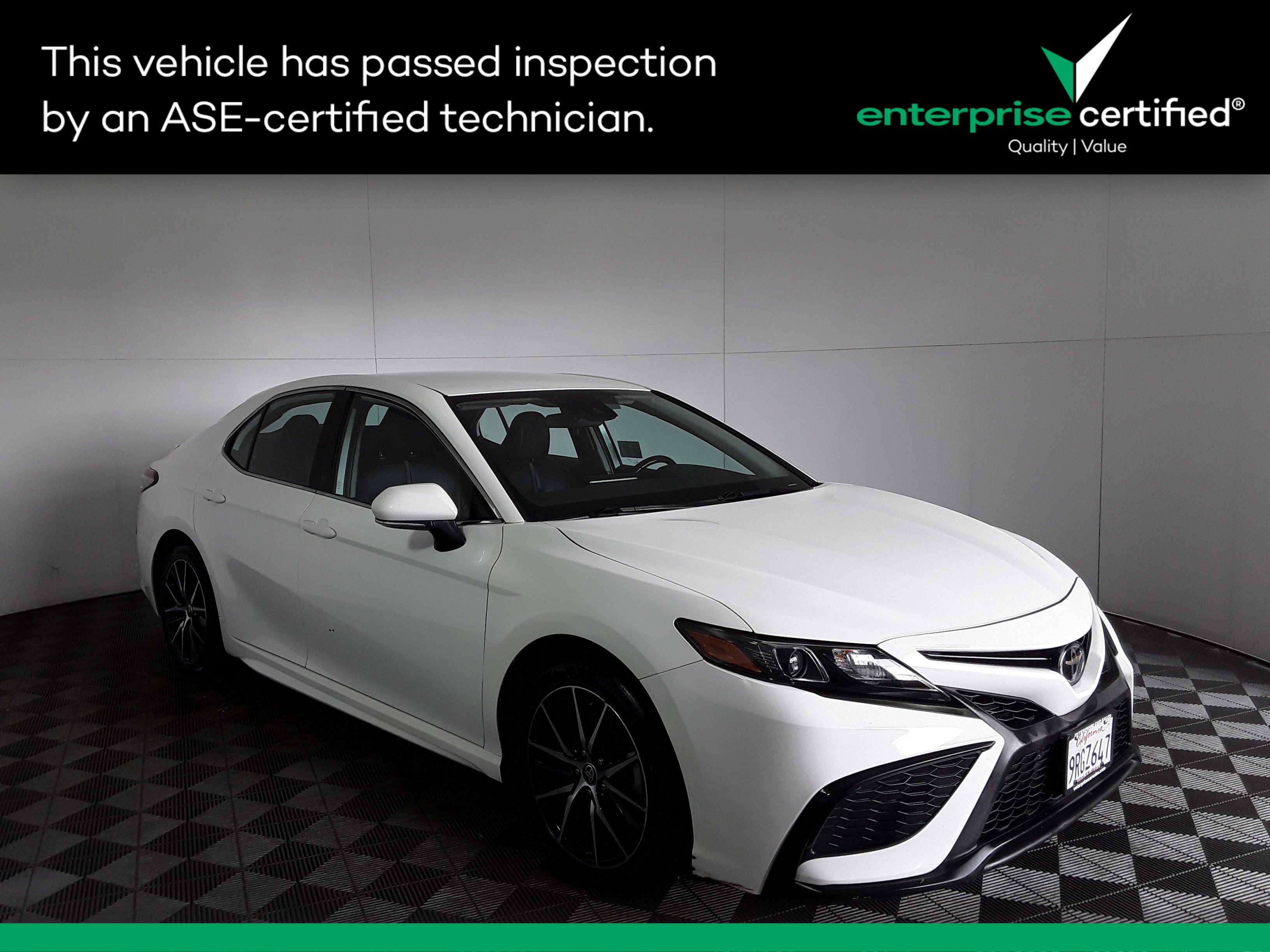 Used 2023 Toyota Camry SE Auto