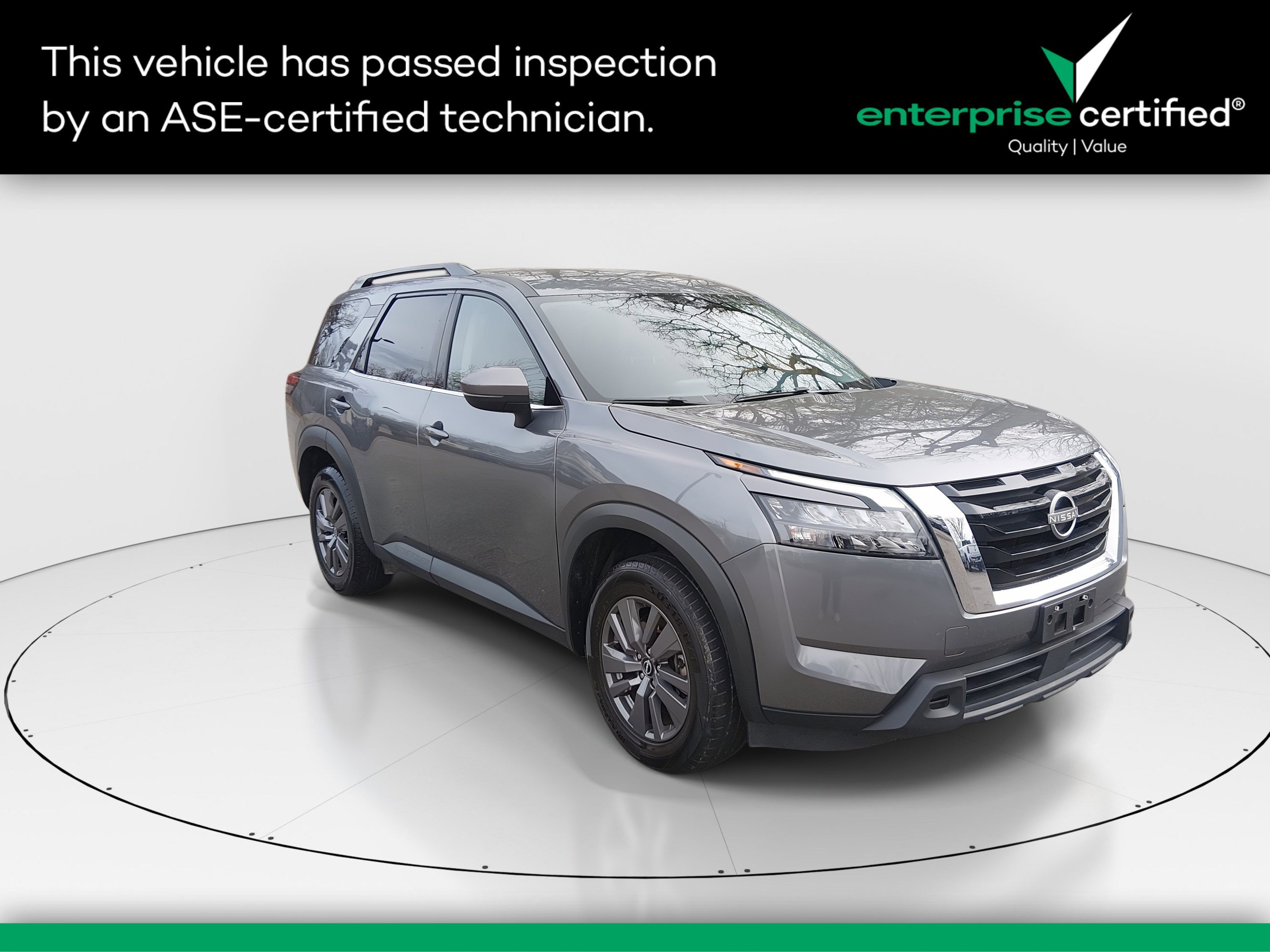 2024 Nissan Pathfinder SV's photo