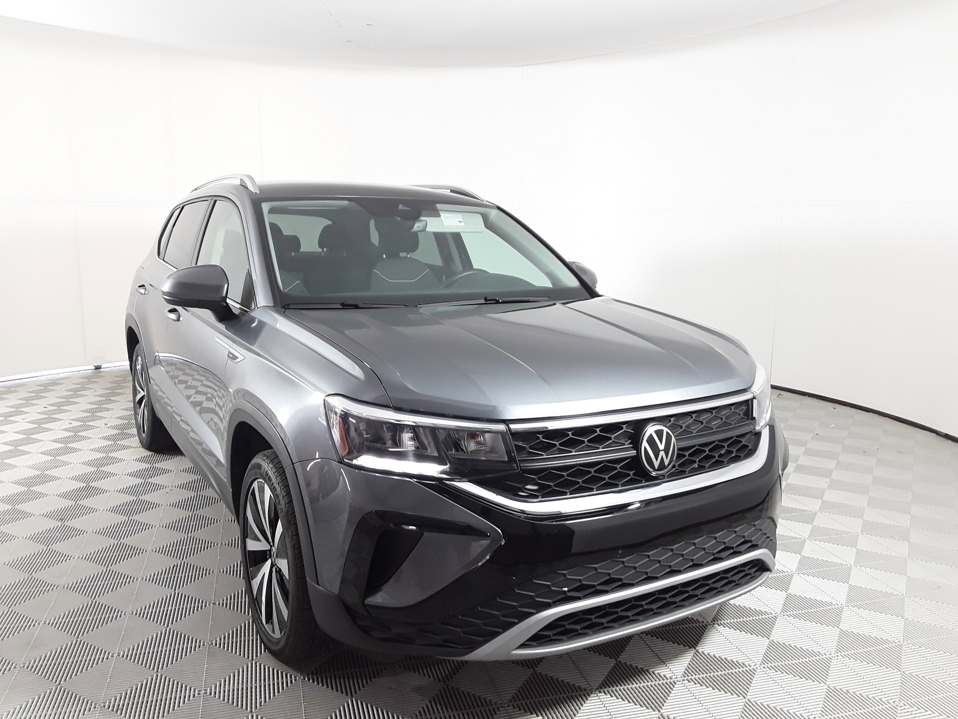 2024 Volkswagen Taos SE FWD
