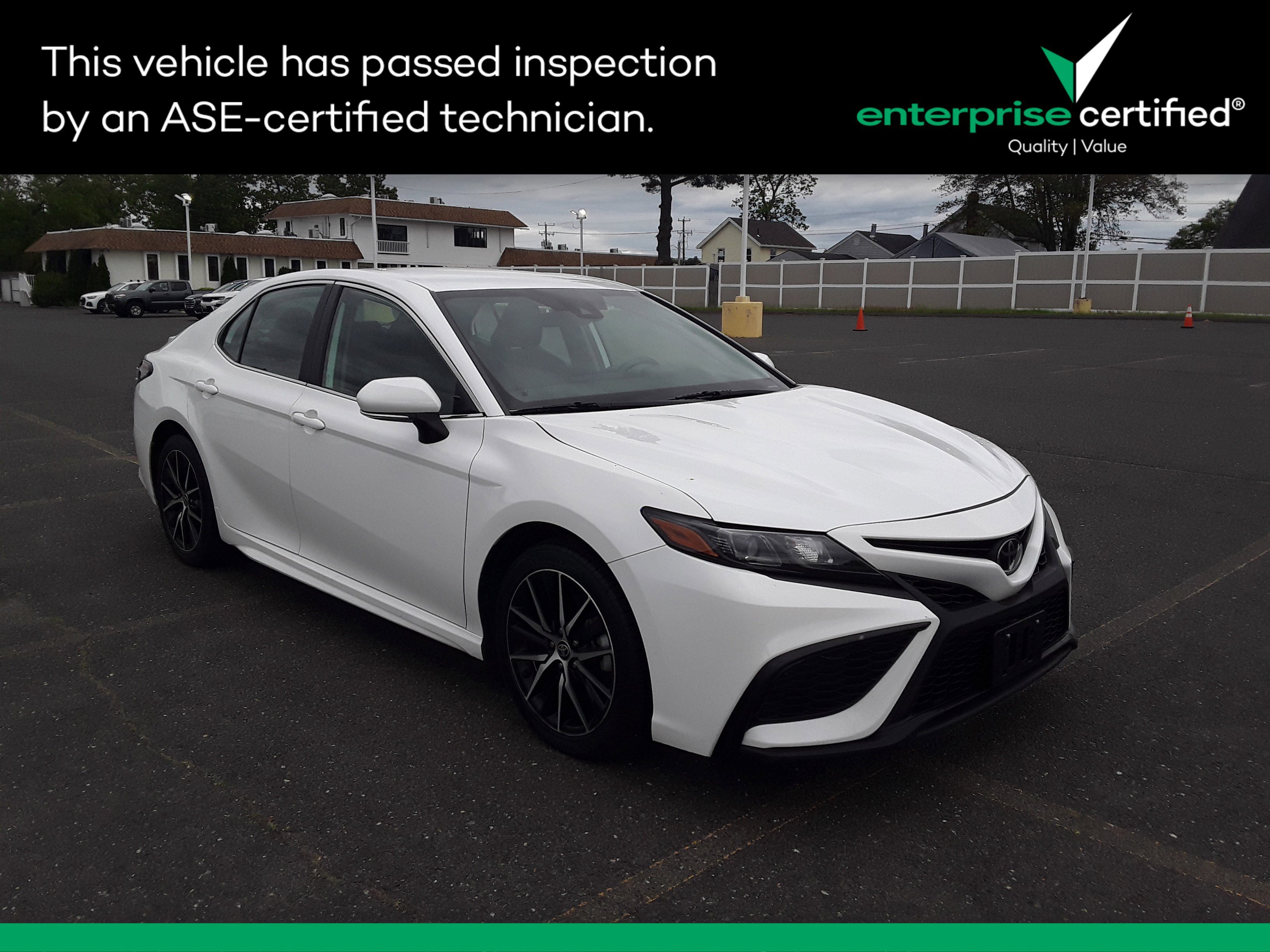2023 Toyota Camry SE Auto