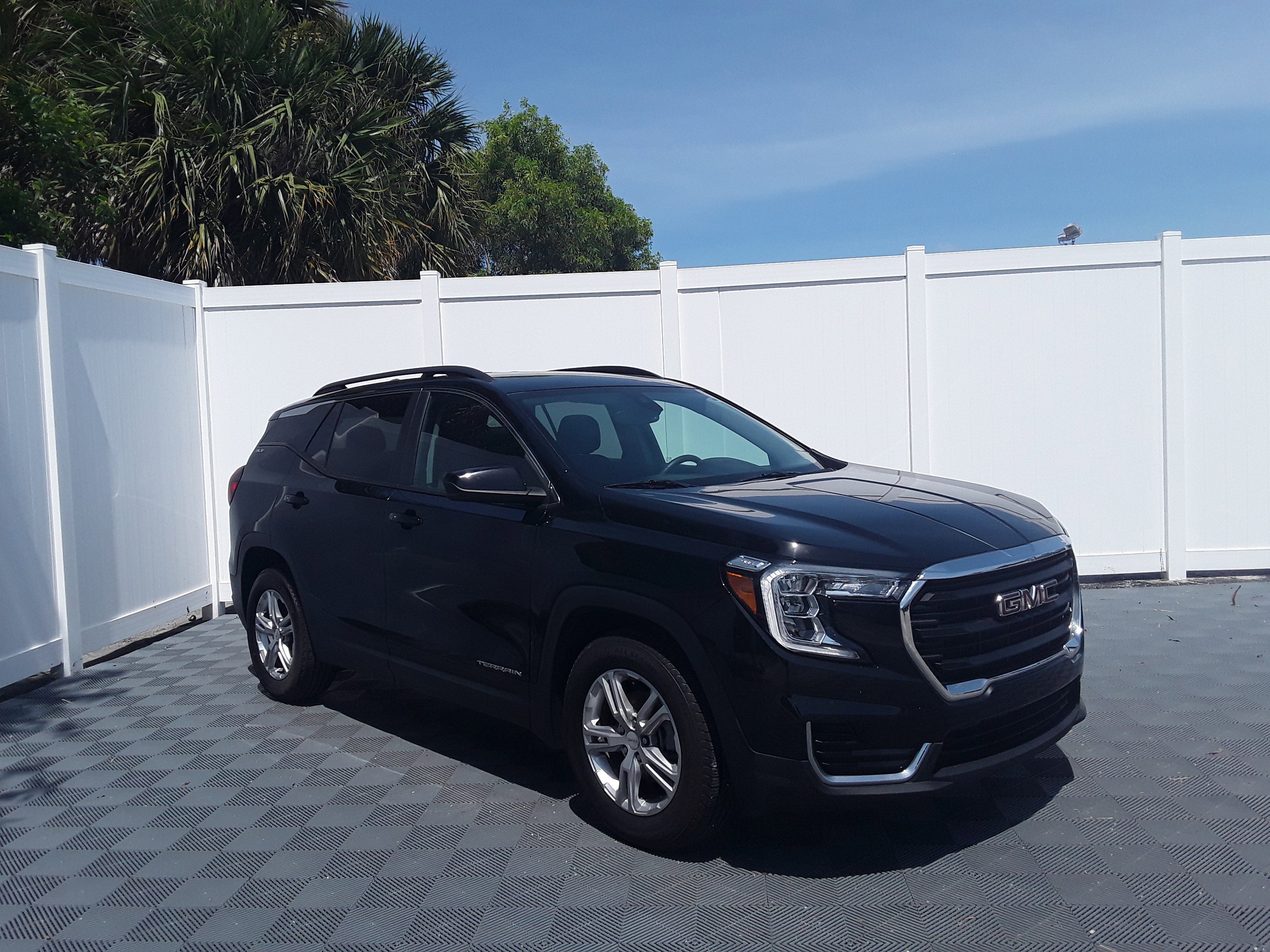 2022 GMC Terrain FWD 4dr SLE