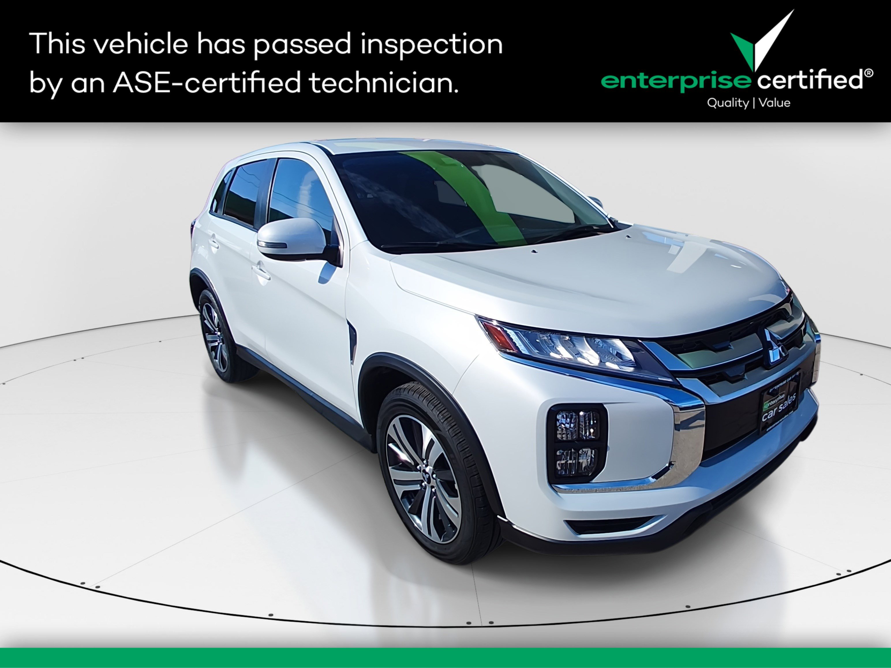 2024 Mitsubishi Outlander SE's photo