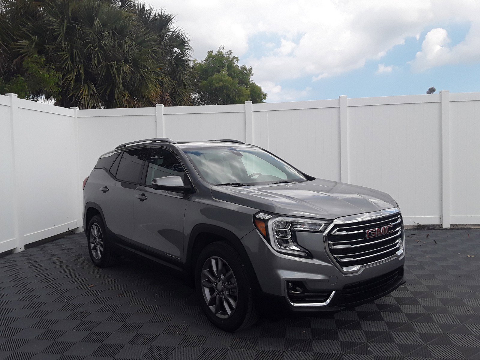 2023 GMC Terrain FWD 4dr SLT