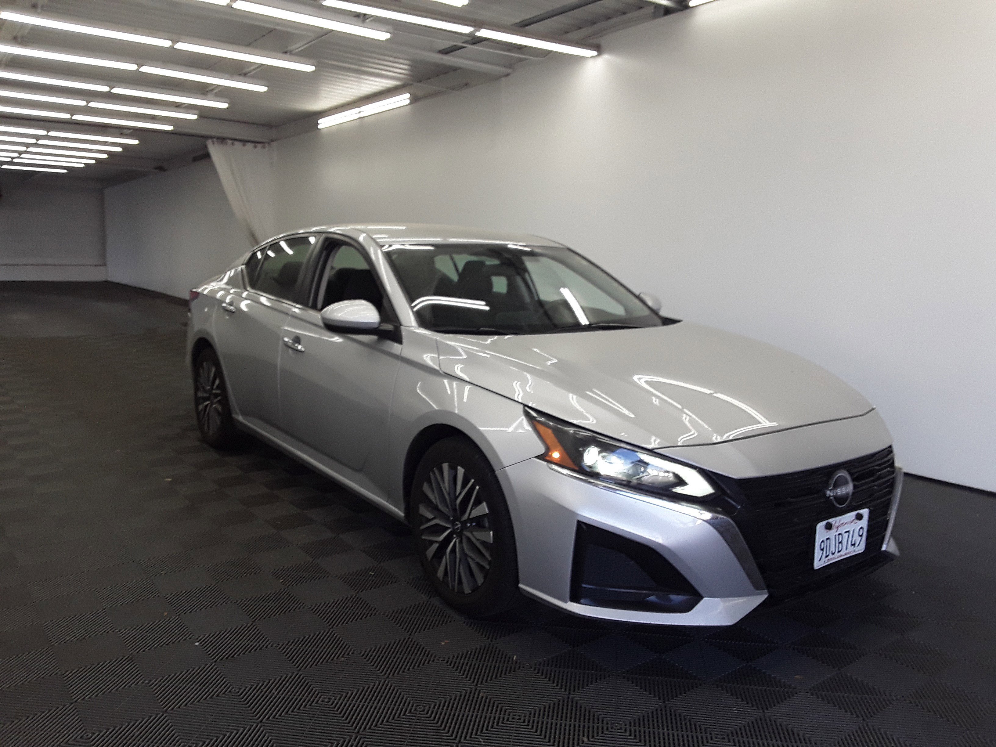 2023 Nissan Altima 2.5 SV Sedan