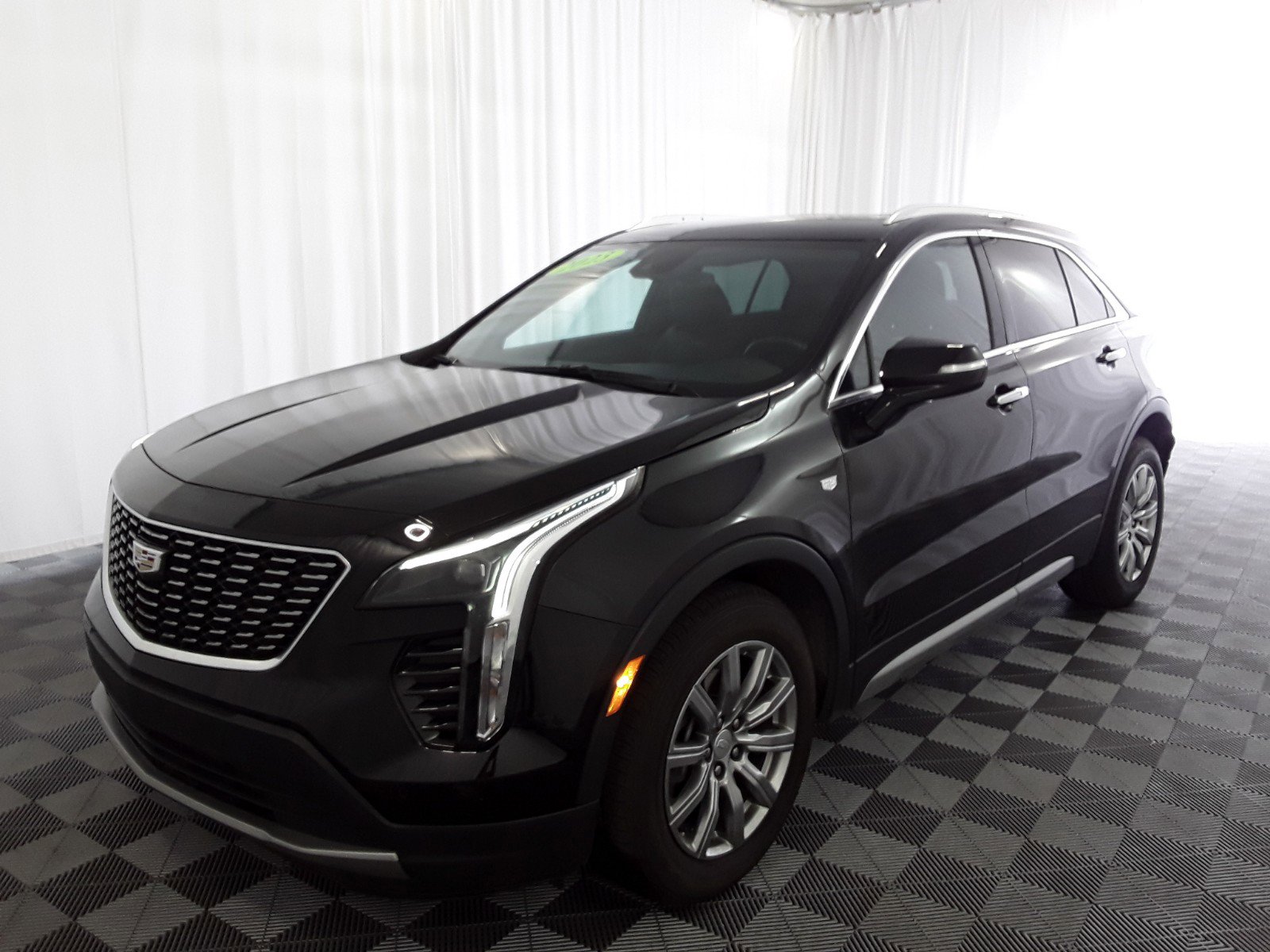 2023 Cadillac XT4 FWD 4dr Premium Luxury