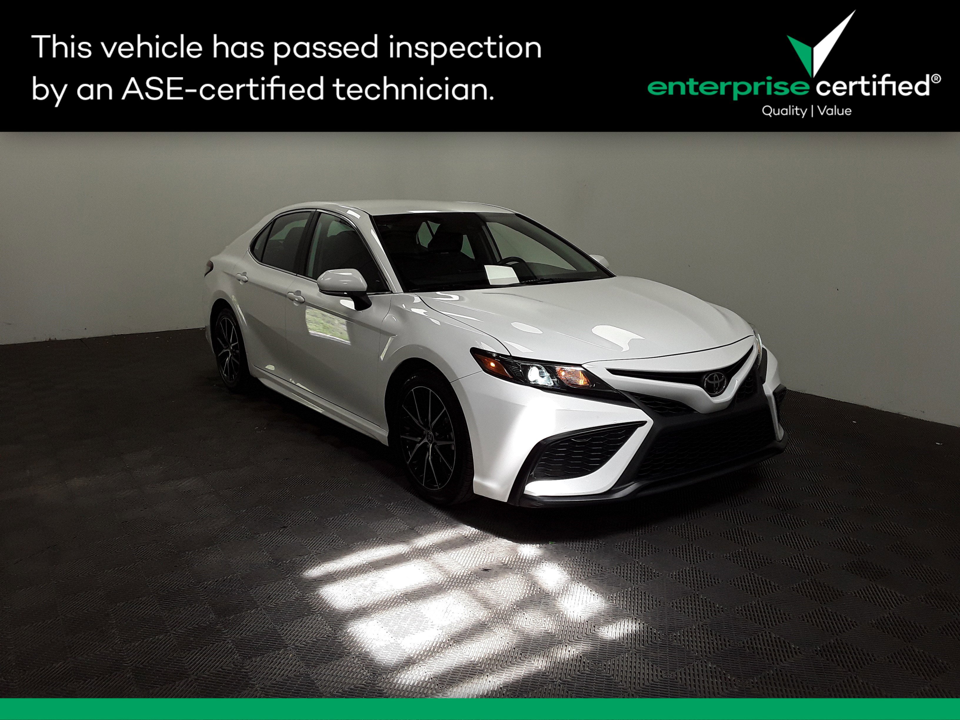 Used 2023 Toyota Camry SE Auto
