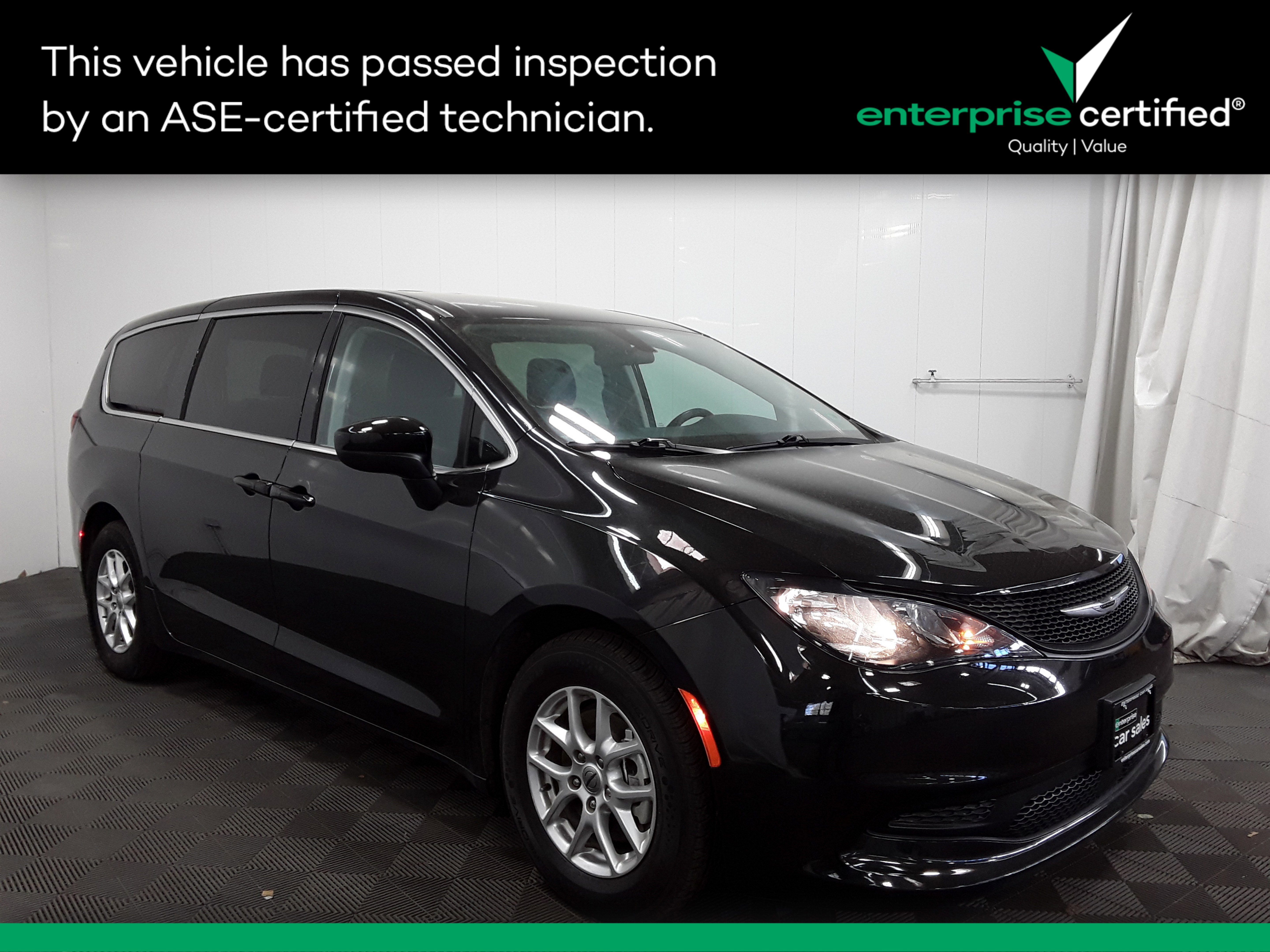 Used 2022 Chrysler Voyager LX FWD's photo