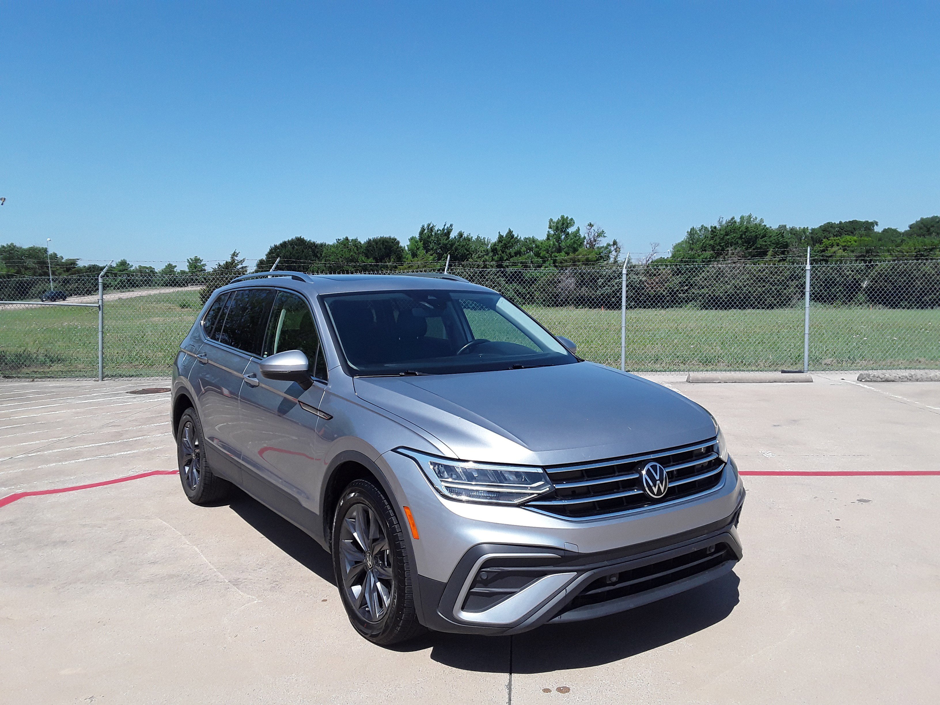 2022 Volkswagen Tiguan 2.0T SE FWD