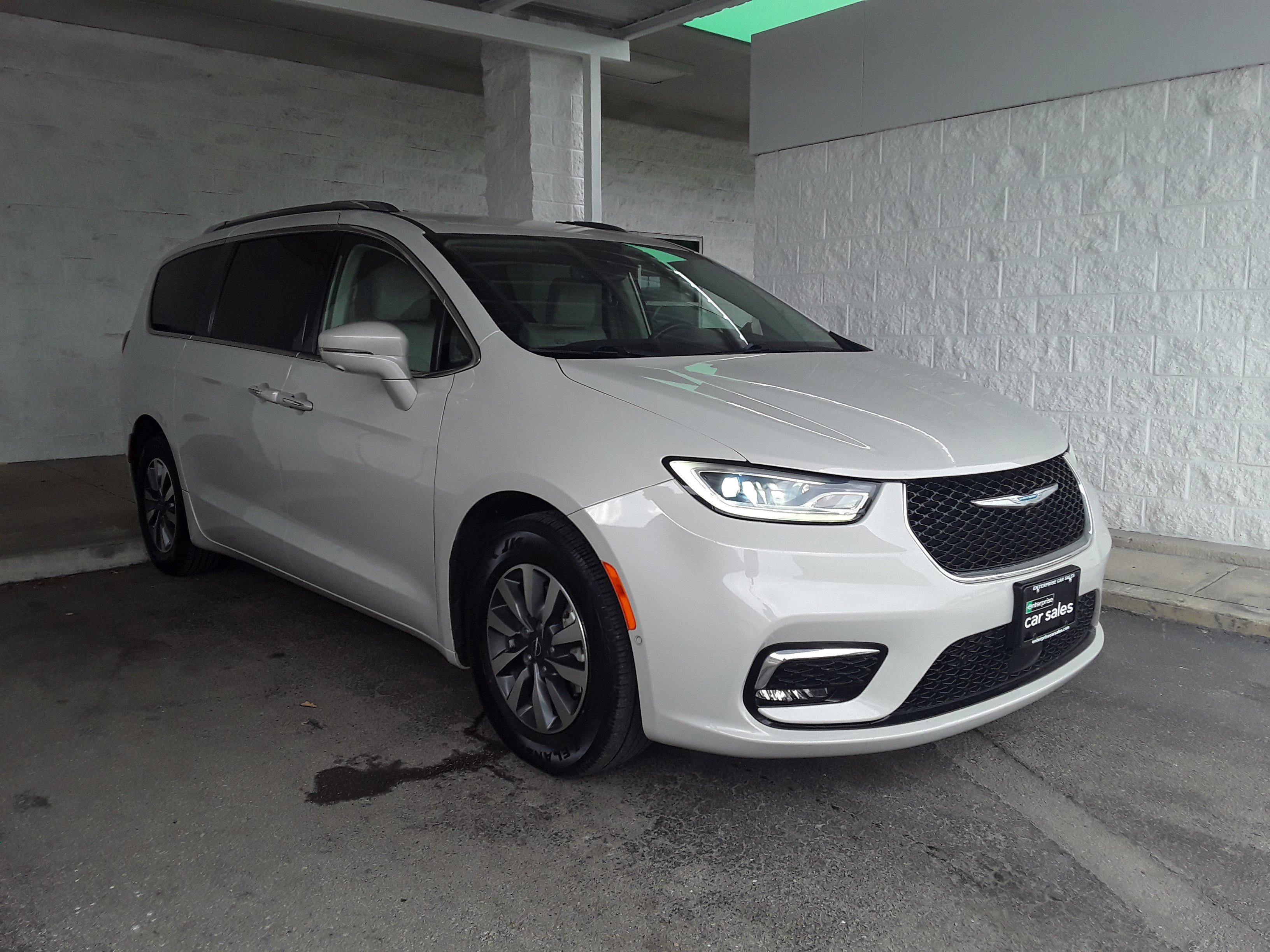 2021 Chrysler Pacifica Hybrid Touring L FWD