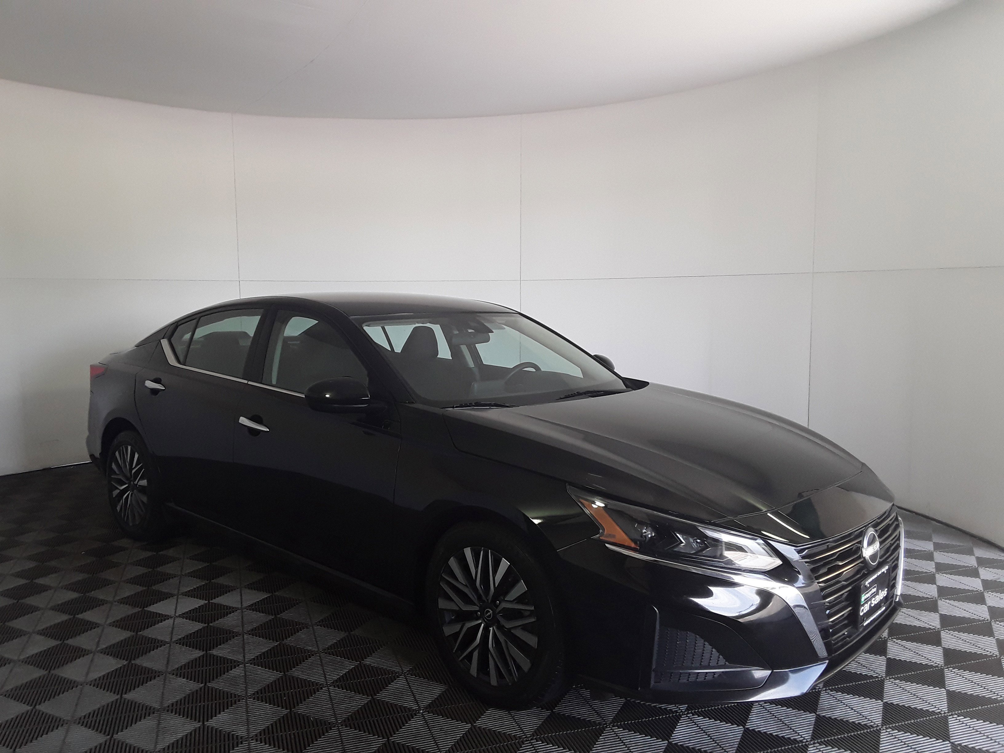 2023 Nissan Altima 2.5 SV Sedan