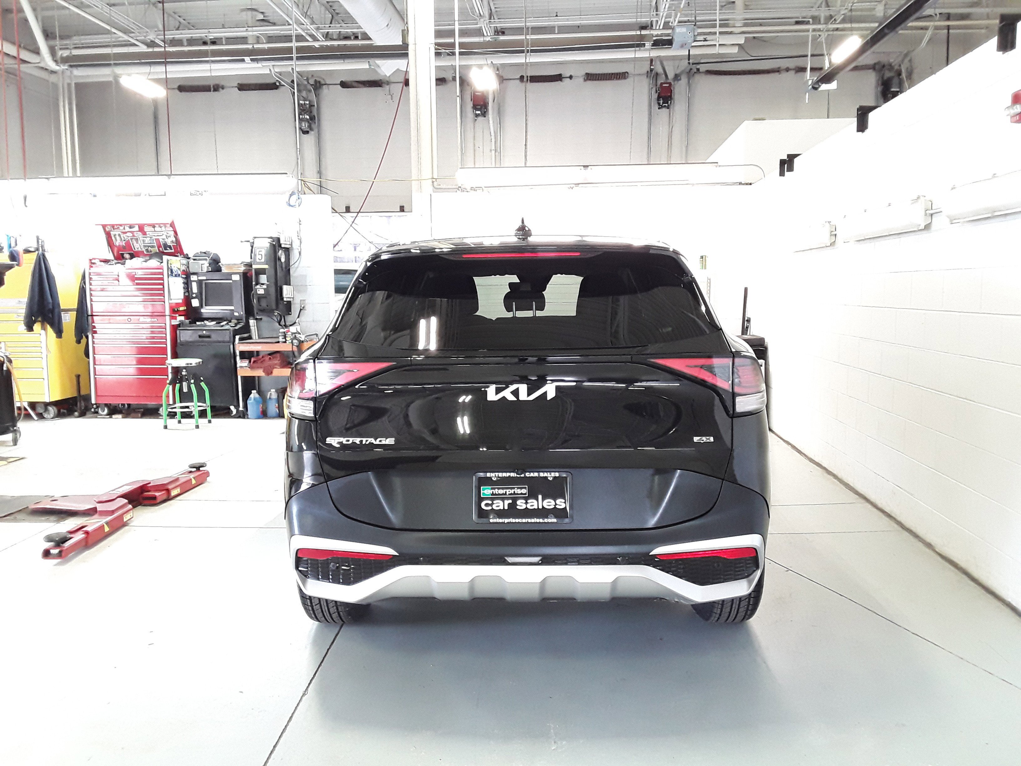 Image 4 of Used 2023 Kia Sportage LX AWD