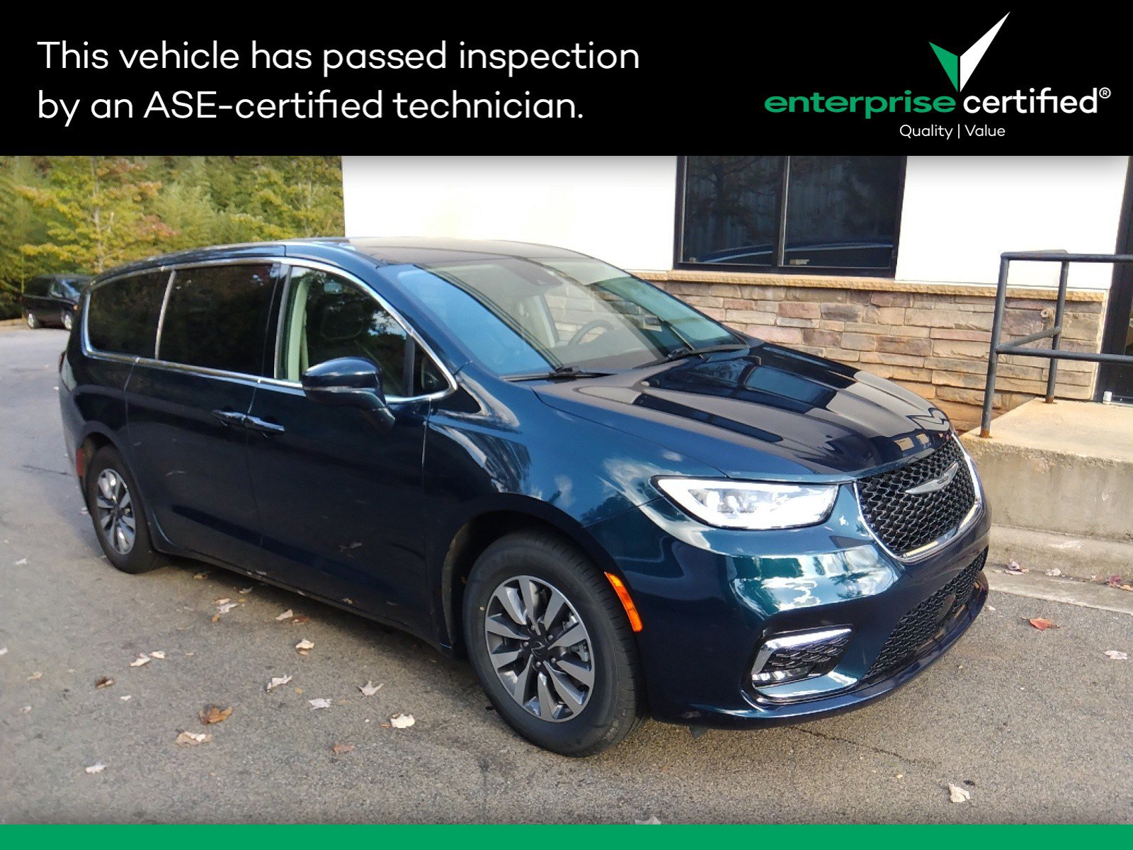 2022 Chrysler Pacifica Hybrid Touring L FWD