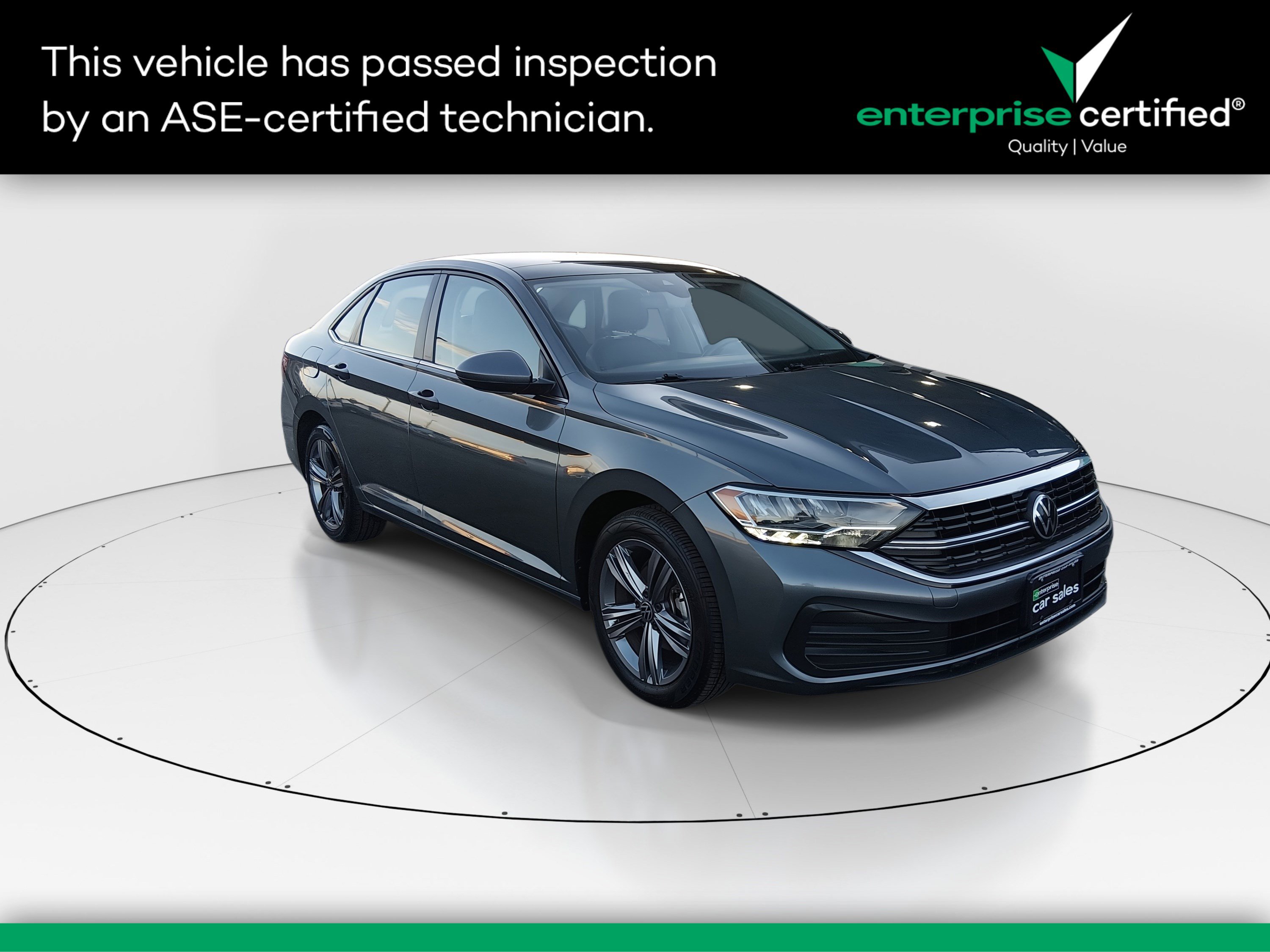 2024 Volkswagen Jetta SE's photo