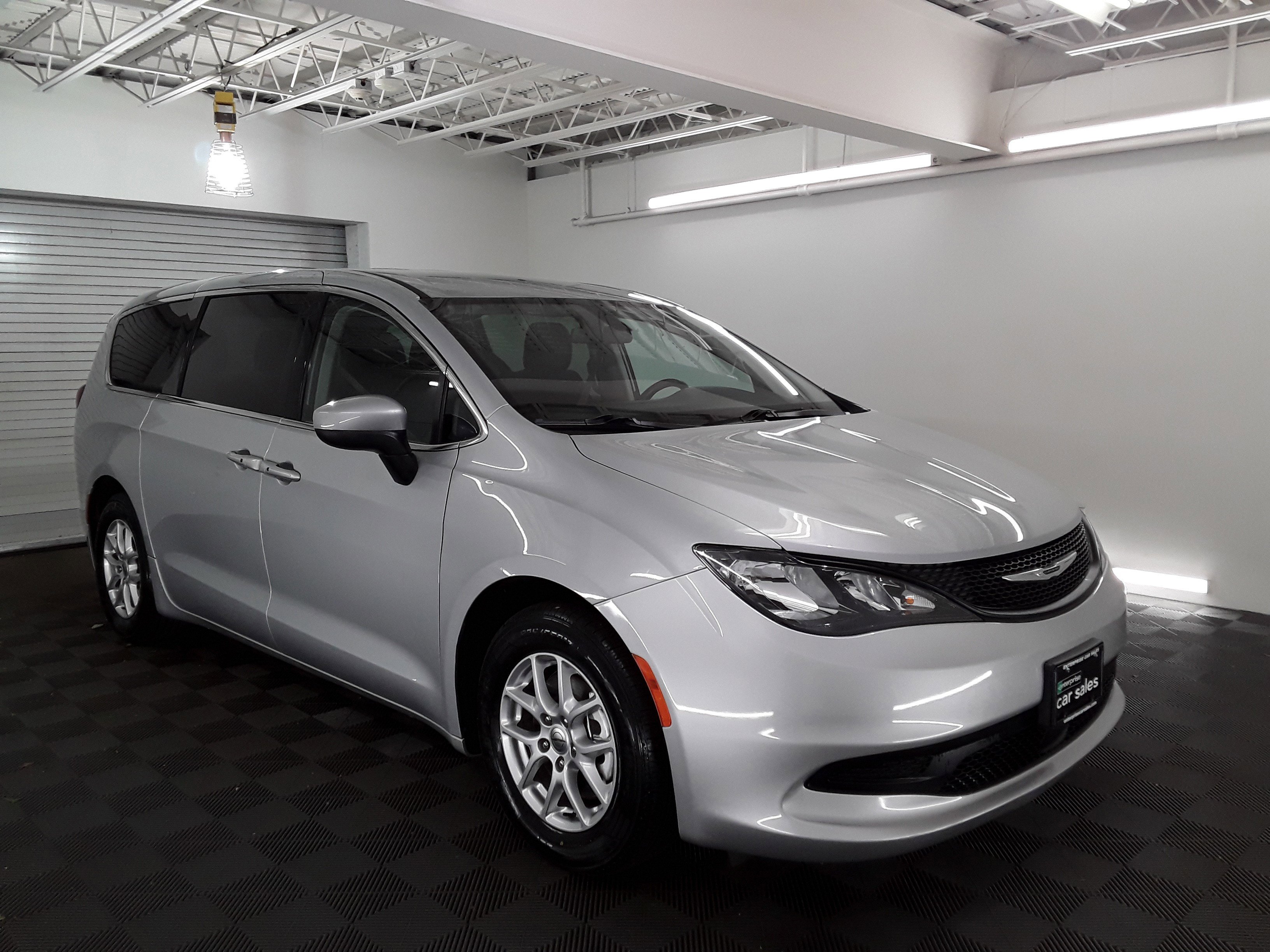 2022 Chrysler Voyager LX FWD