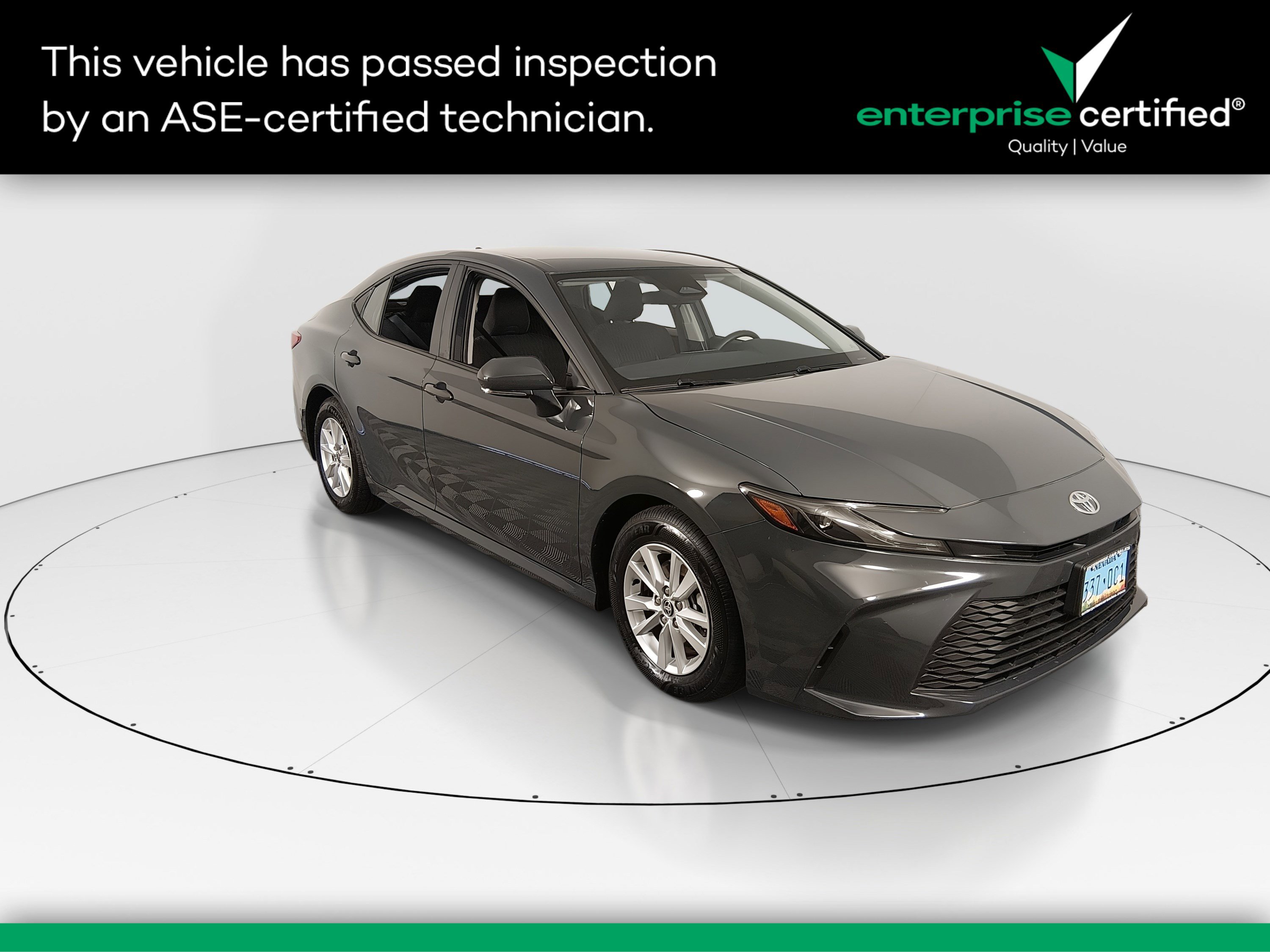 2025 Toyota Camry LE's photo