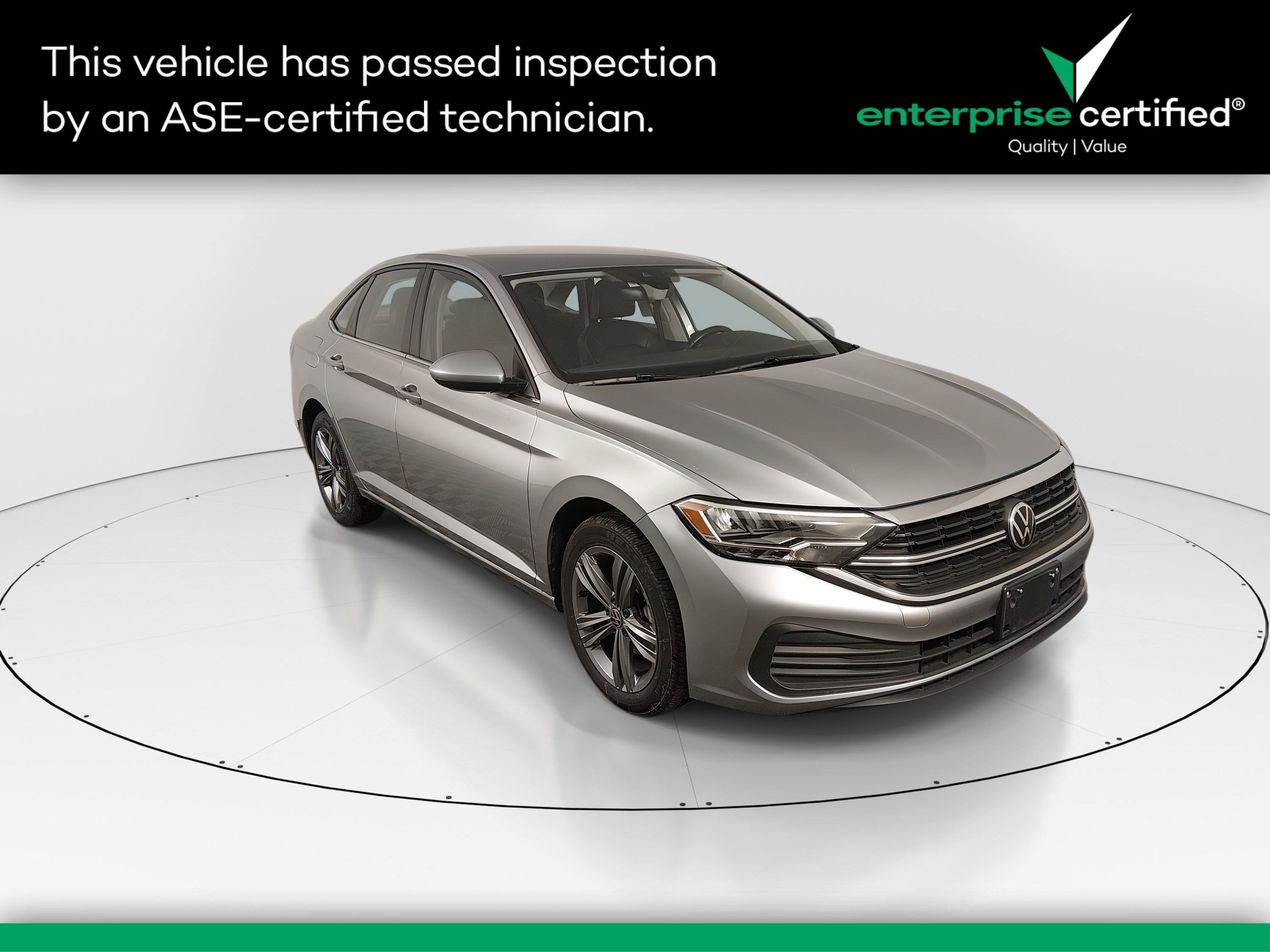 2024 Volkswagen Jetta SE's photo