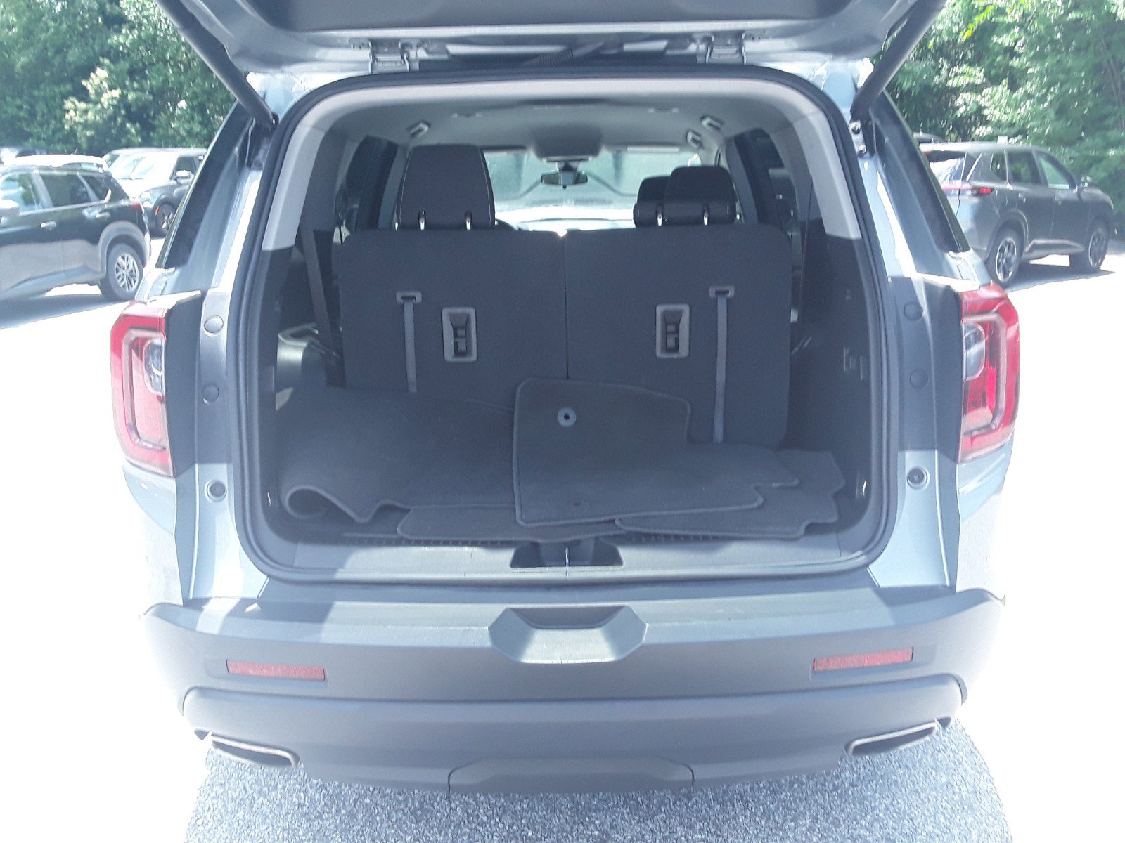 Image 6 of Used 2023 GMC Acadia FWD 4dr SLE
