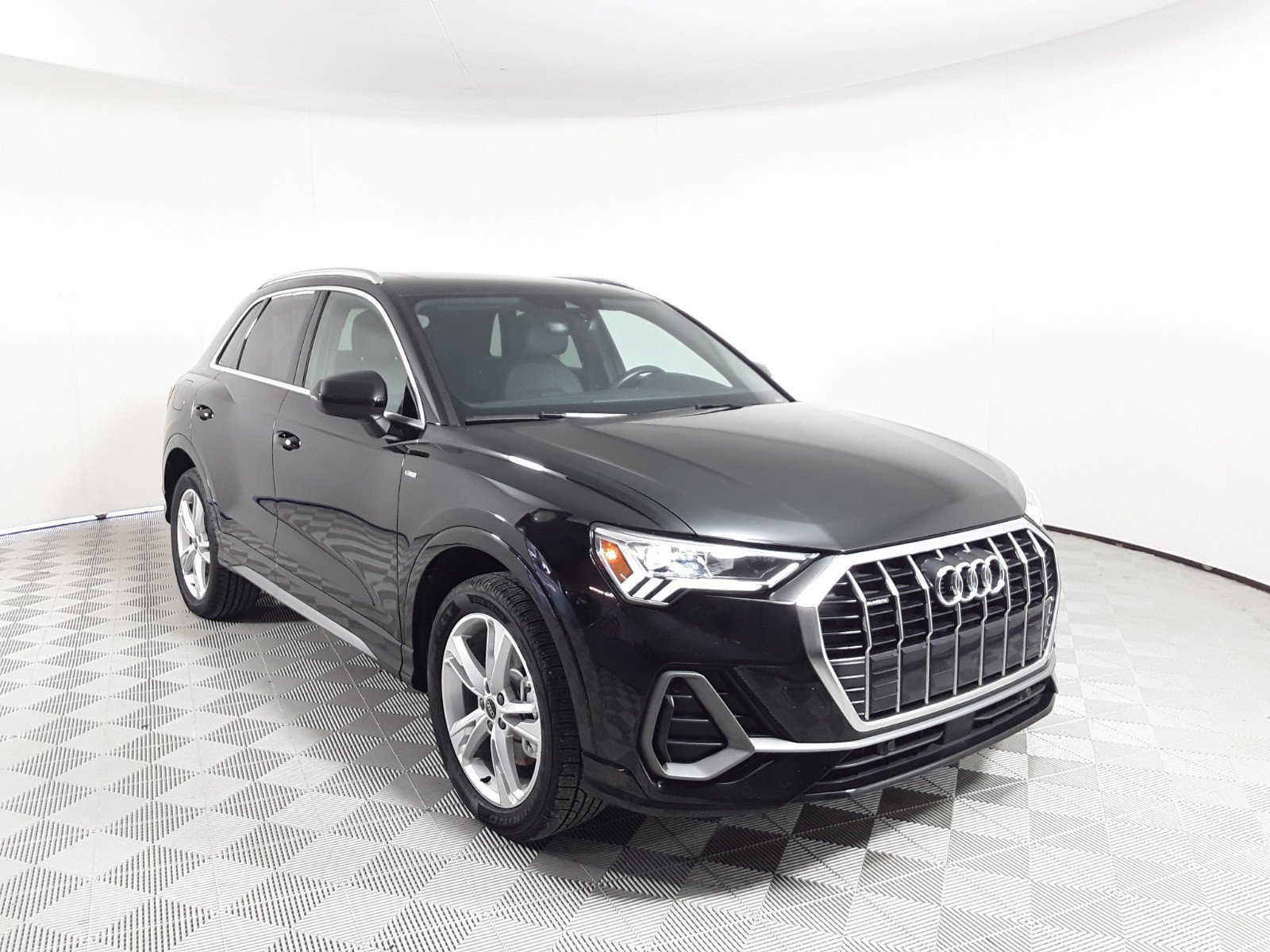 2023 Audi Q3 S line Premium 45 TFSI quattro