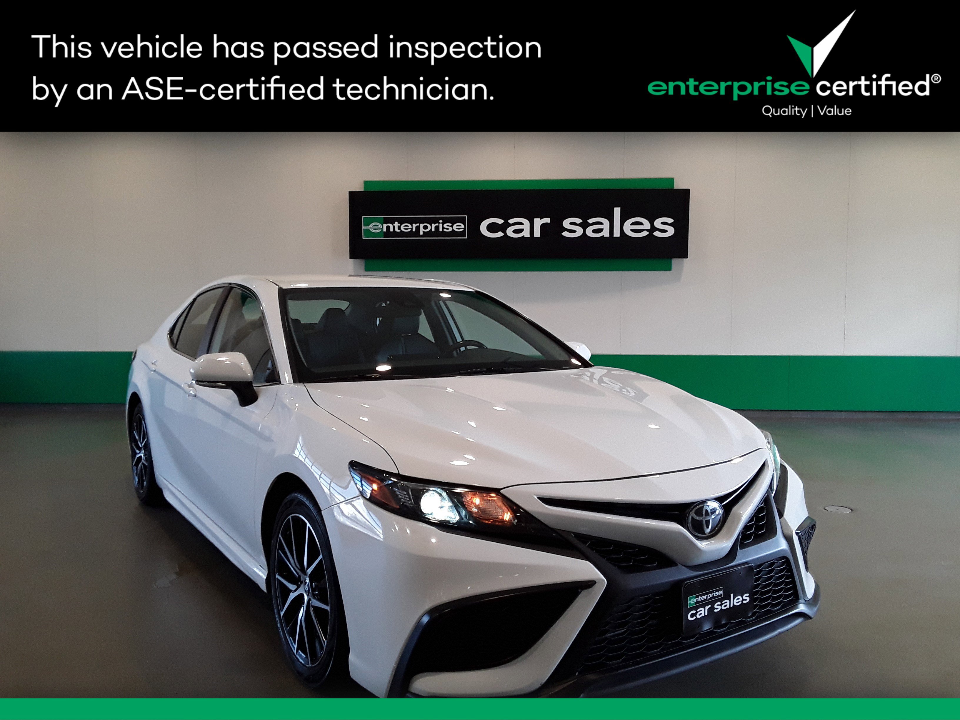 Used 2023 Toyota Camry SE Auto