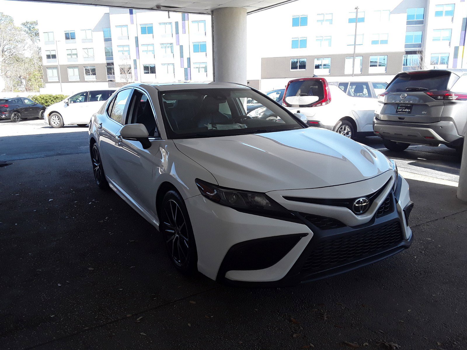 2022 Toyota Camry SE Auto