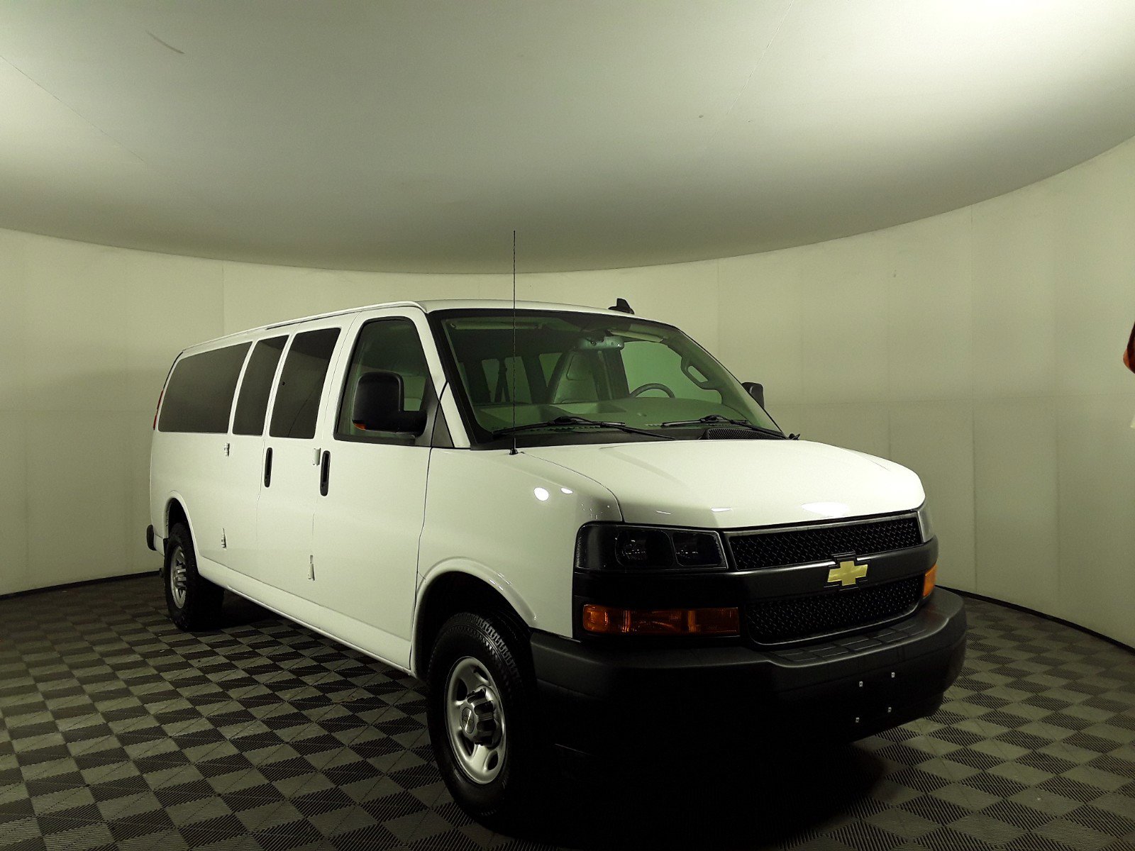 2021 Chevrolet Express Passenger RWD 3500 155