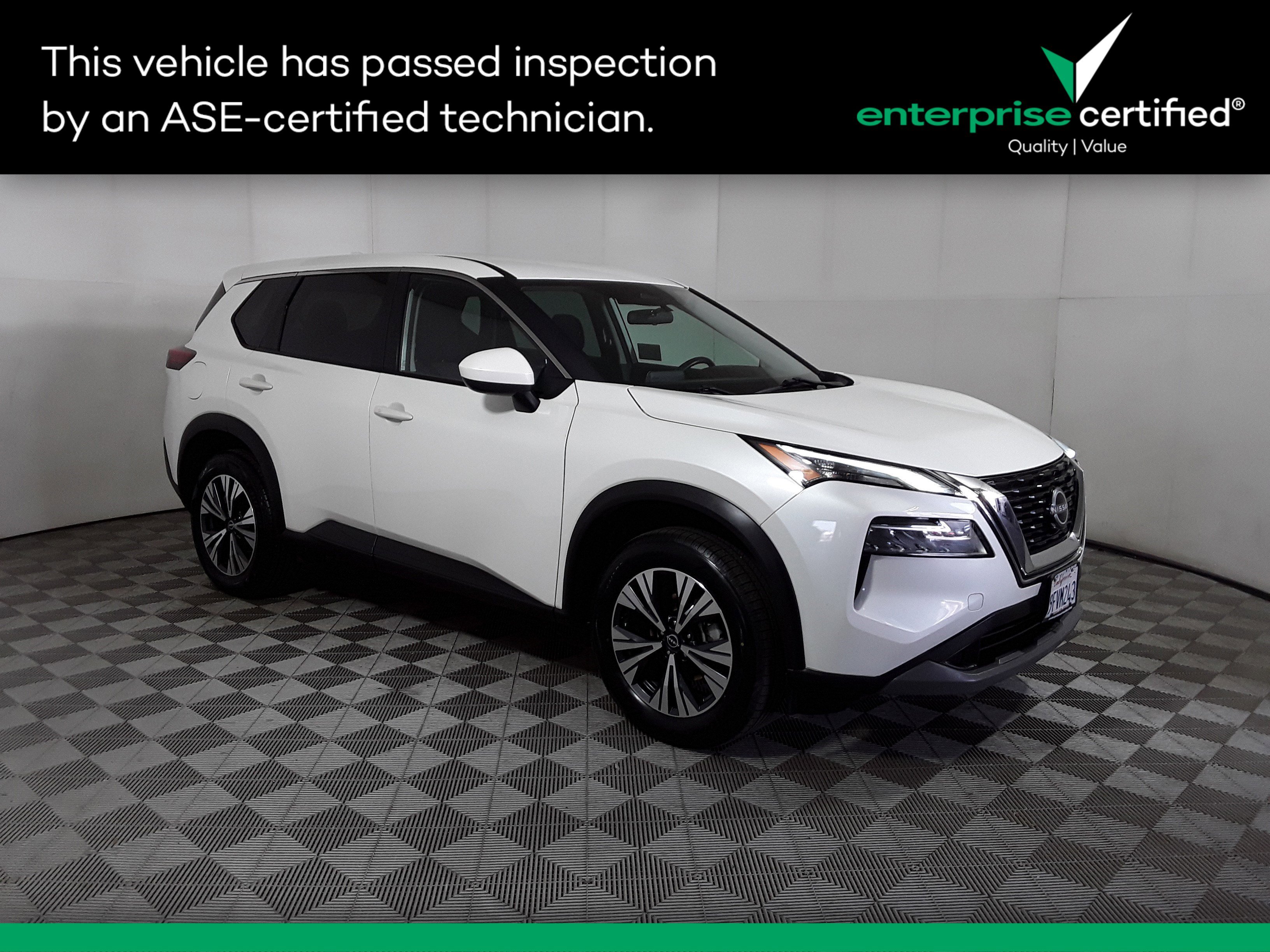 2023 Nissan Rogue SV's photo