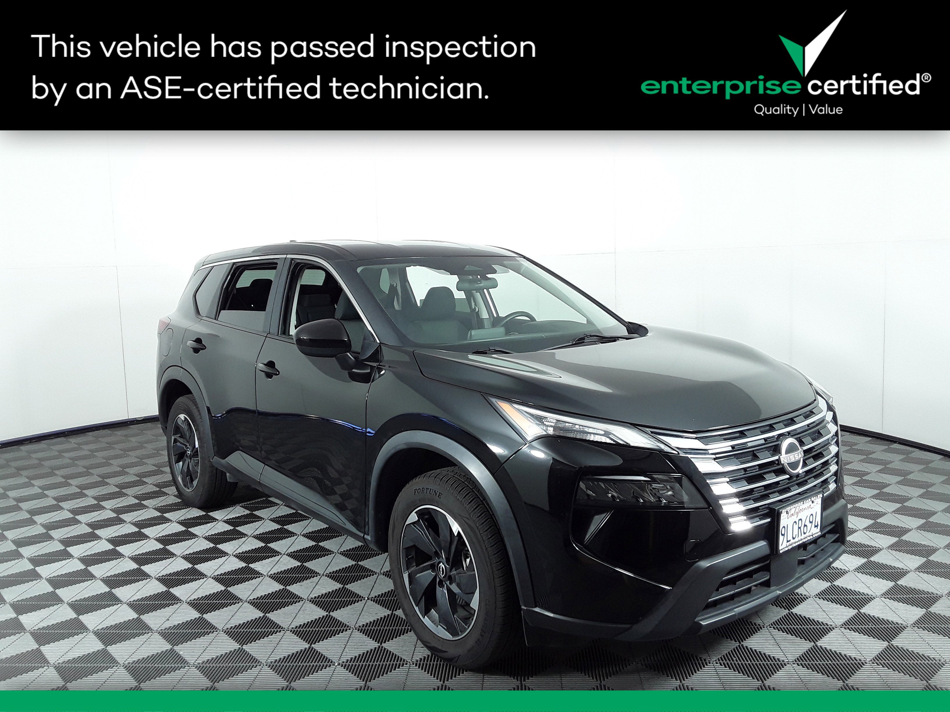 2024 Nissan Rogue SV's photo